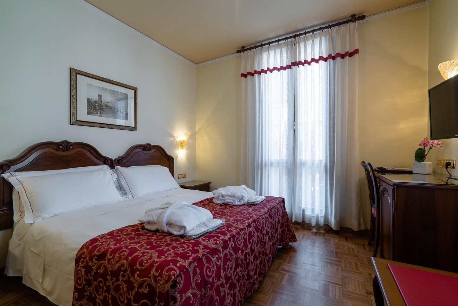 Deluxe Double Room - Photo 3