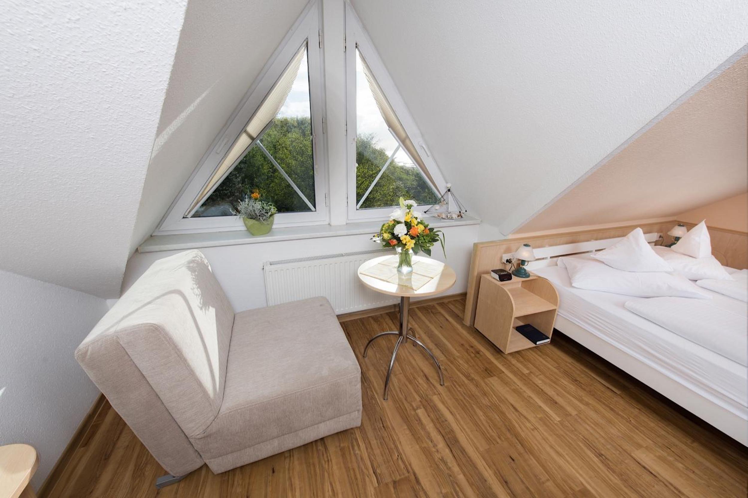 Double Room with Side Sea View photo 3