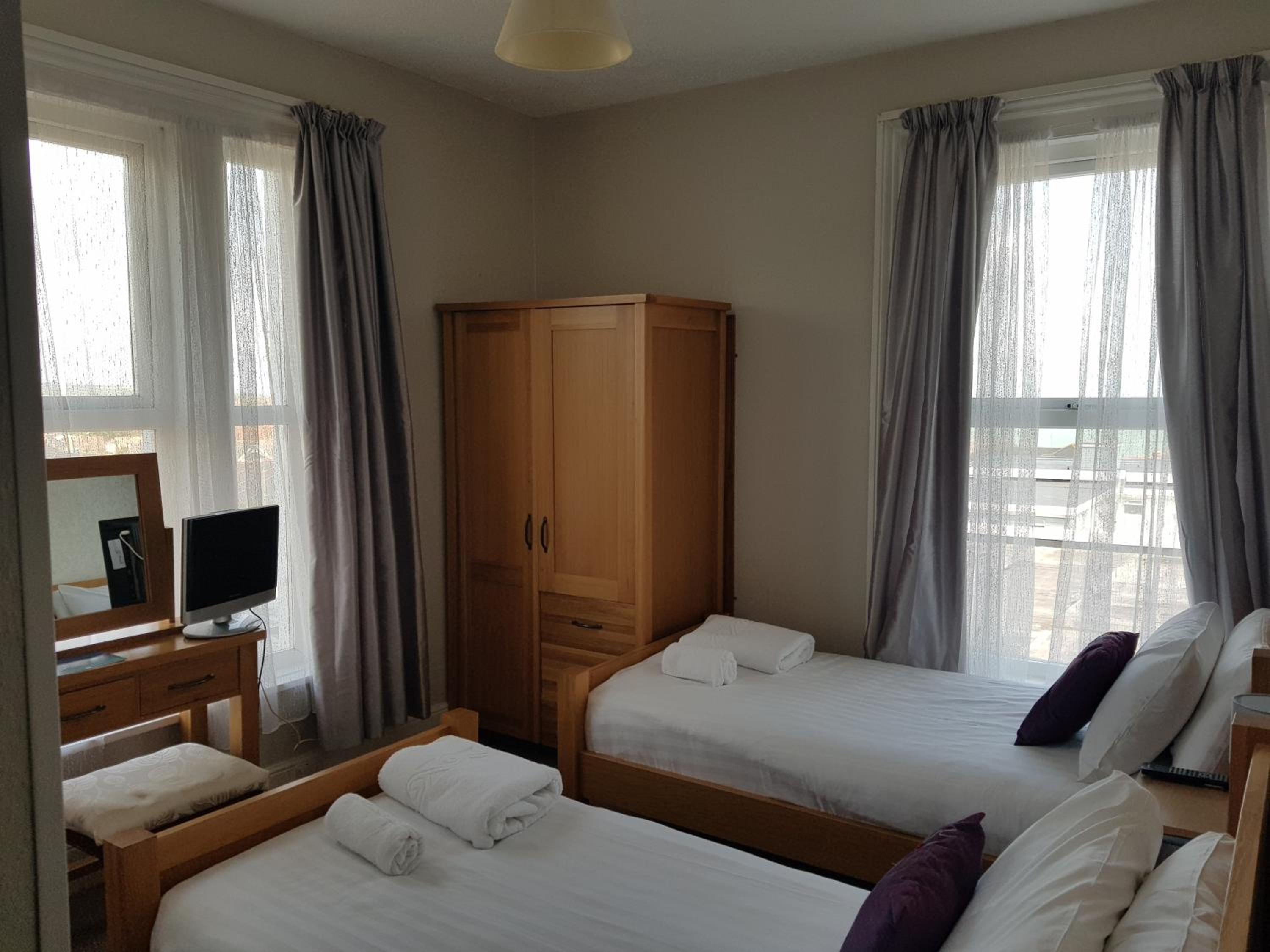 Standard Twin Room with Sea View photo 2