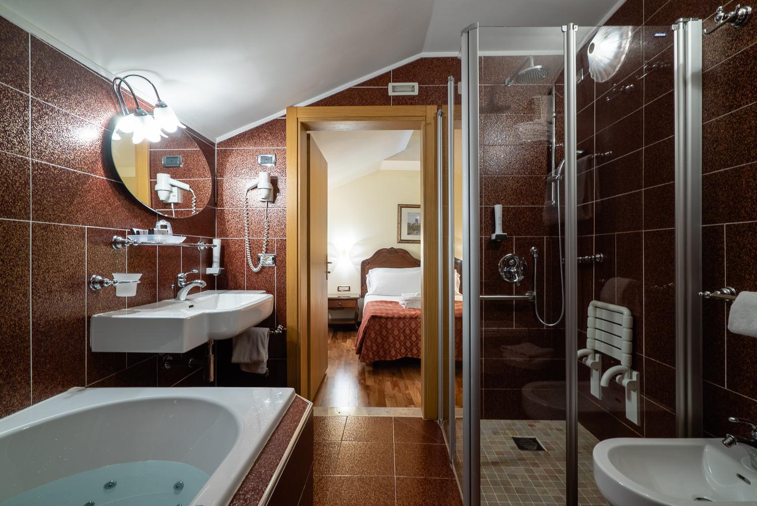 Double Room - Photo 3