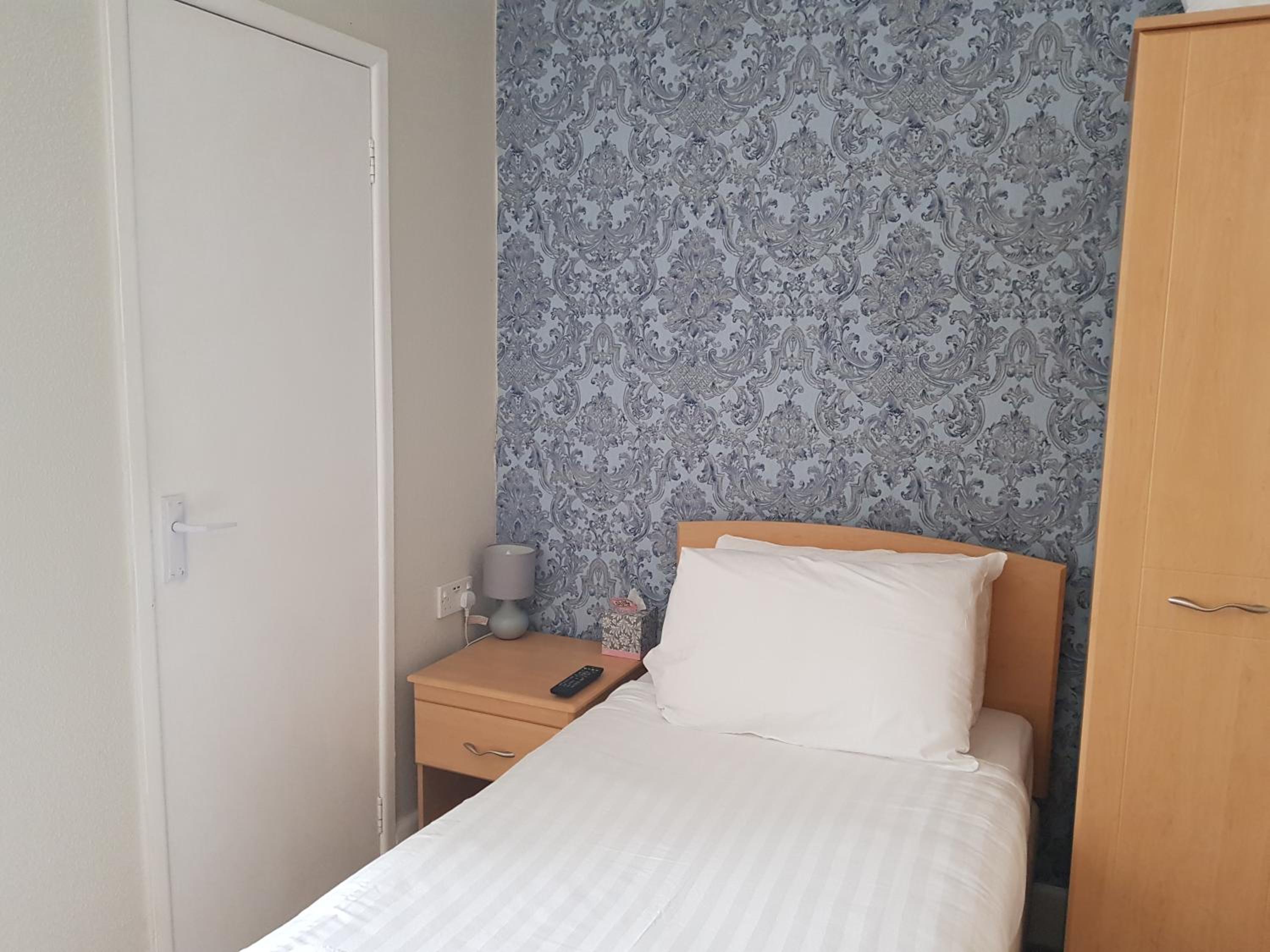 Single Room photo 2