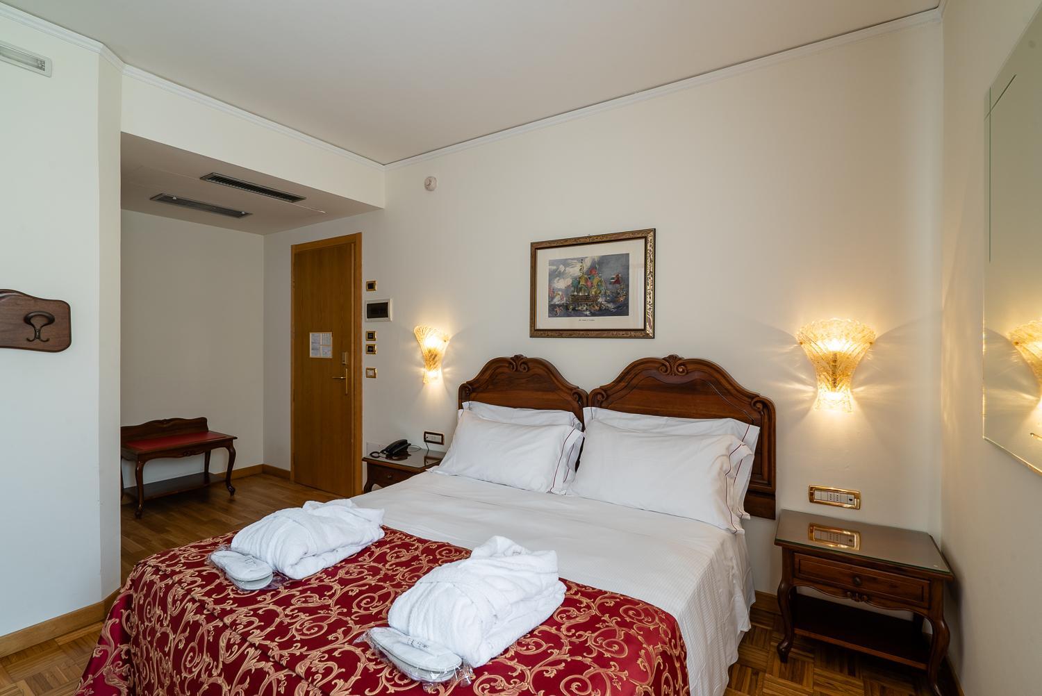 Deluxe Double Room photo 3