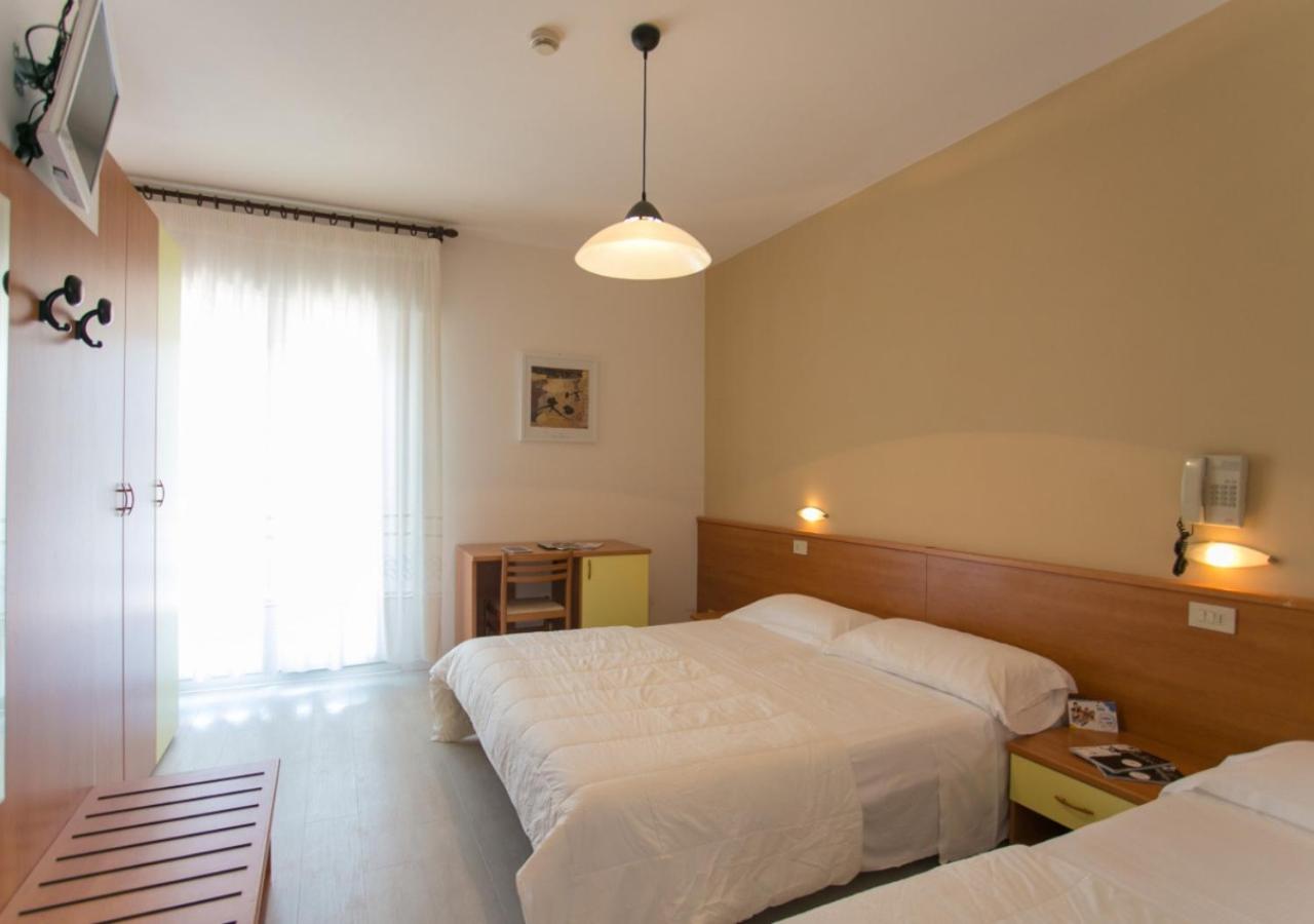 Triple Room with Balcony photo 1