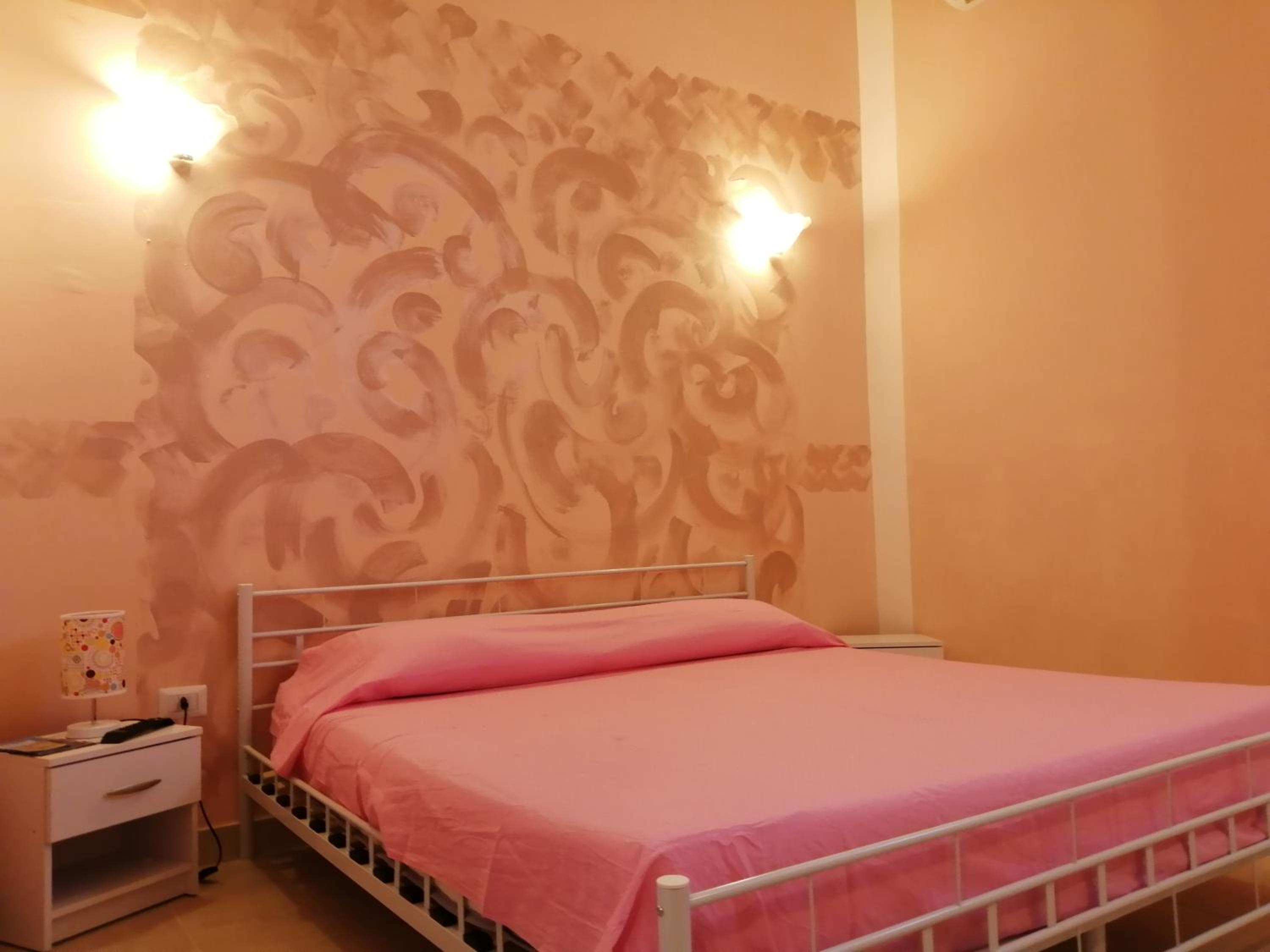 Deluxe Room - Photo 28