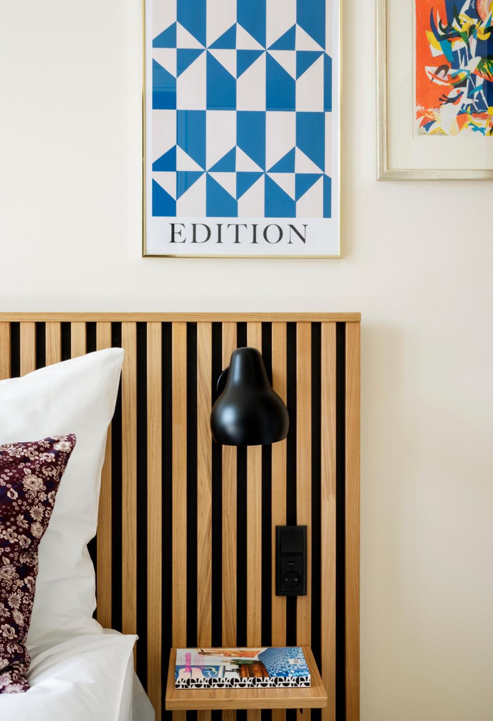 Single Room thumbnail 5