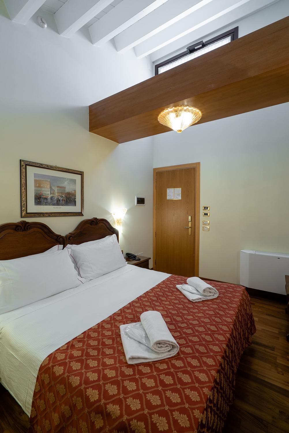 Standard Double Room - Photo 1