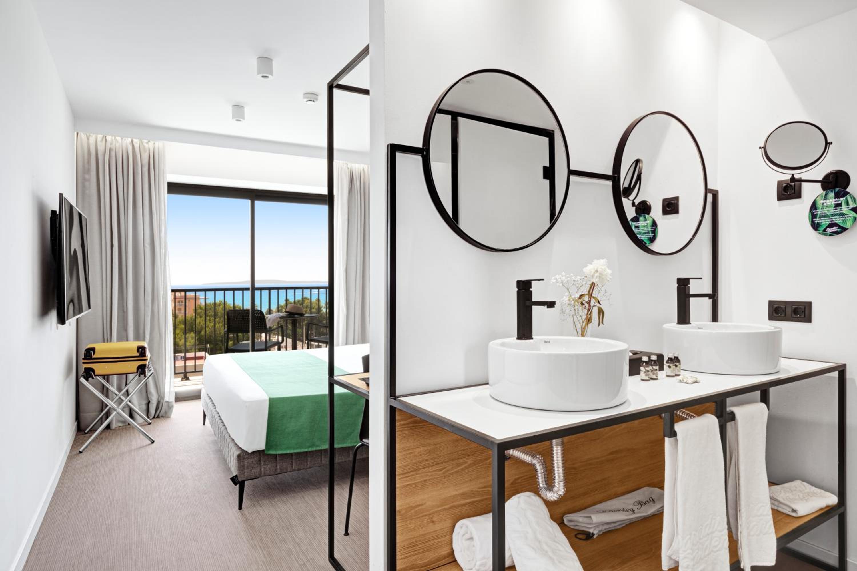 Twin Room with Sea View