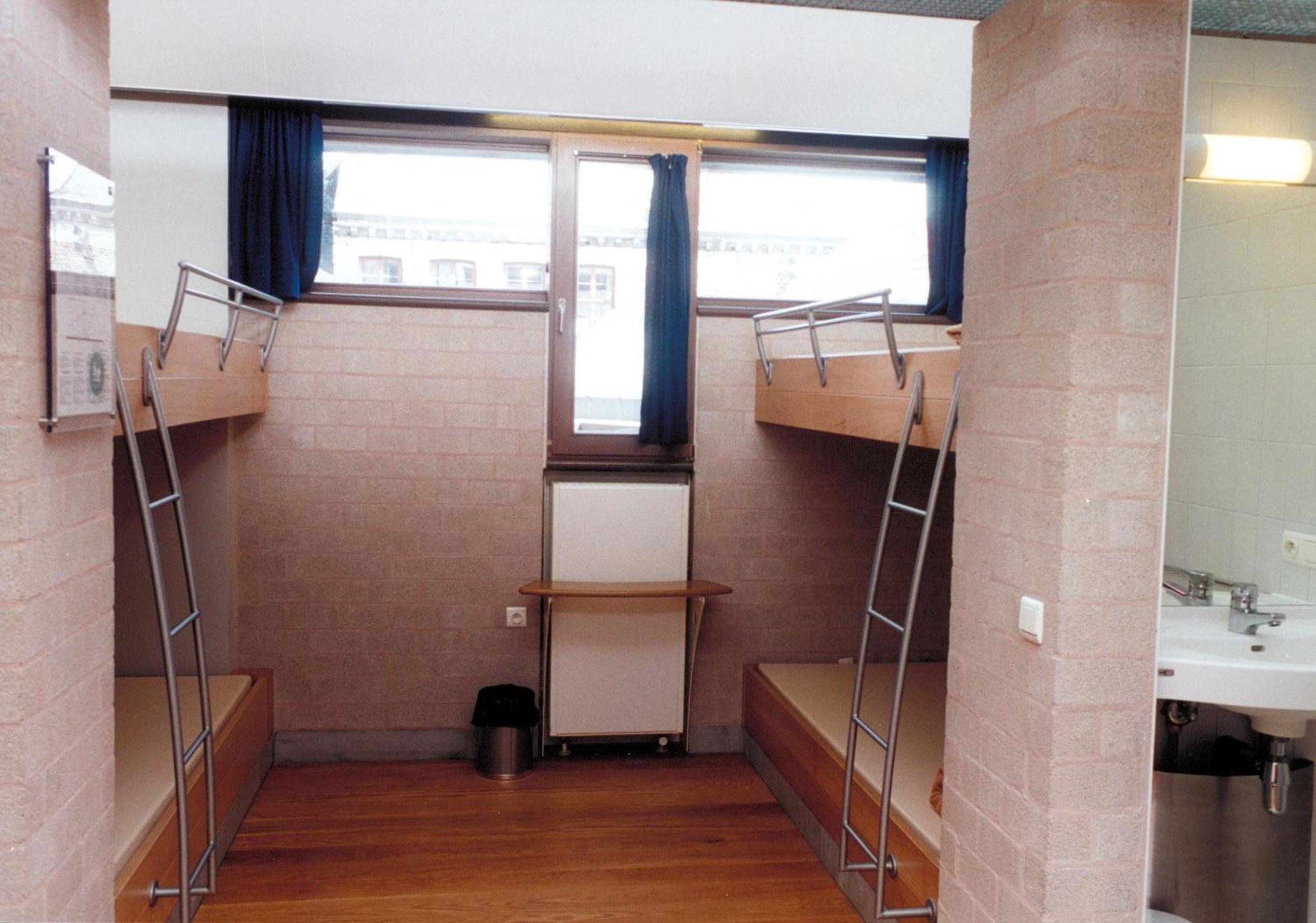 Single Bed in 4-Bed Male Dormitory Room, photo 7