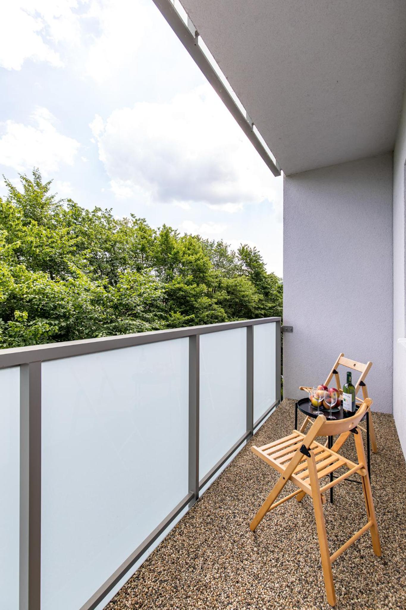 One-Bedroom Apartment with Balcony - Photo 5