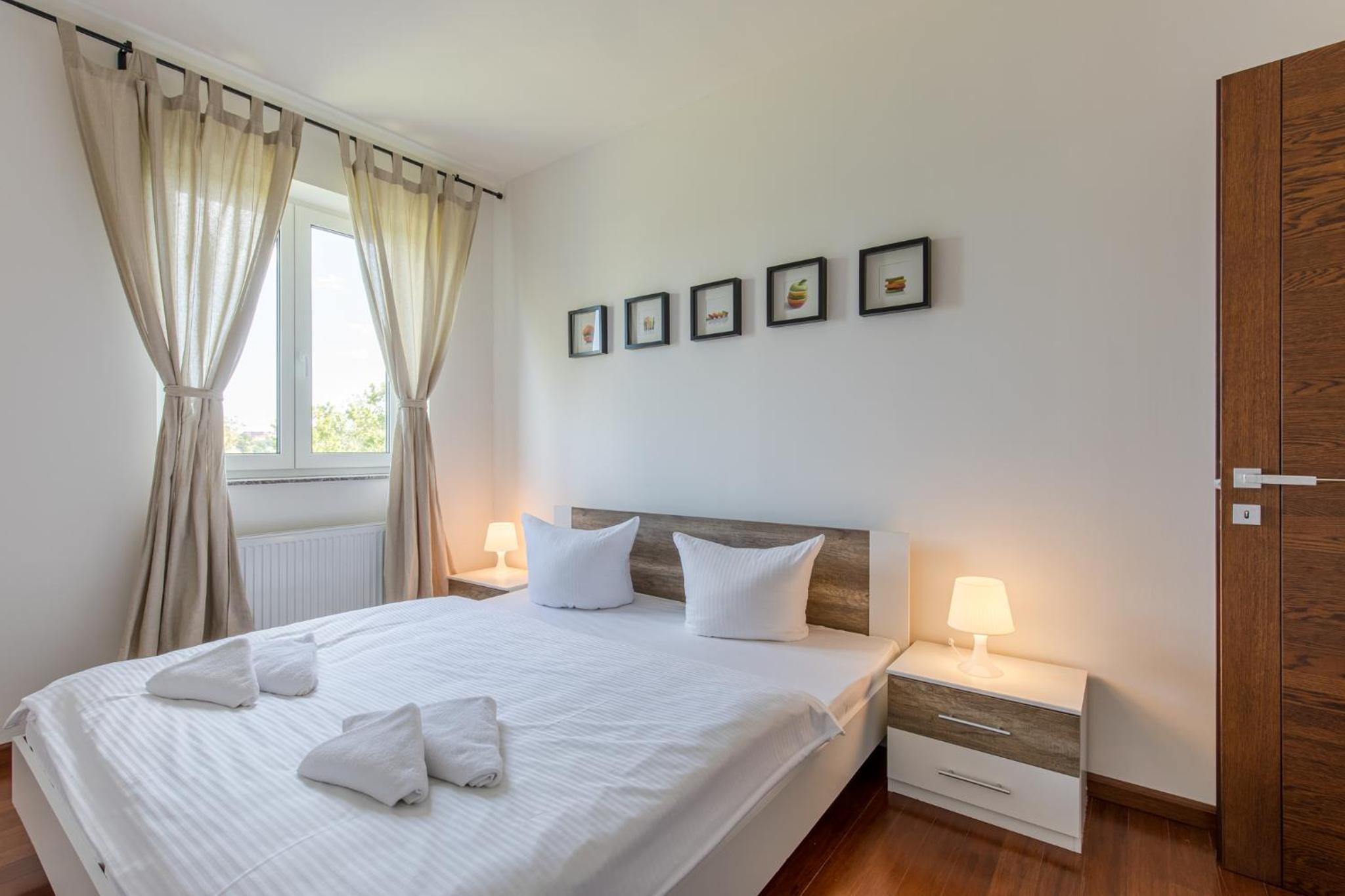 Two-Bedroom Apartment with Balcony - Photo 13