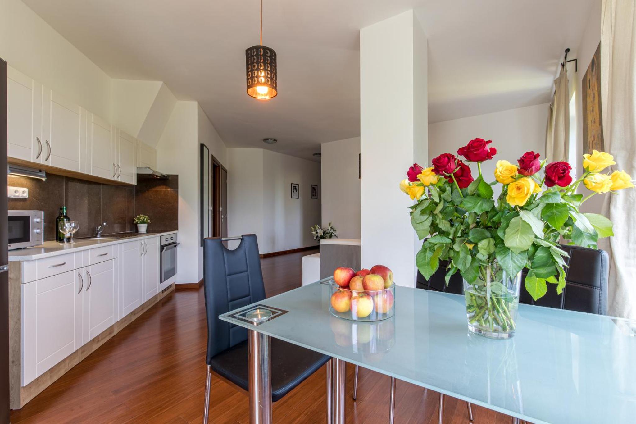 Two-Bedroom Apartment with Balcony - Photo 2