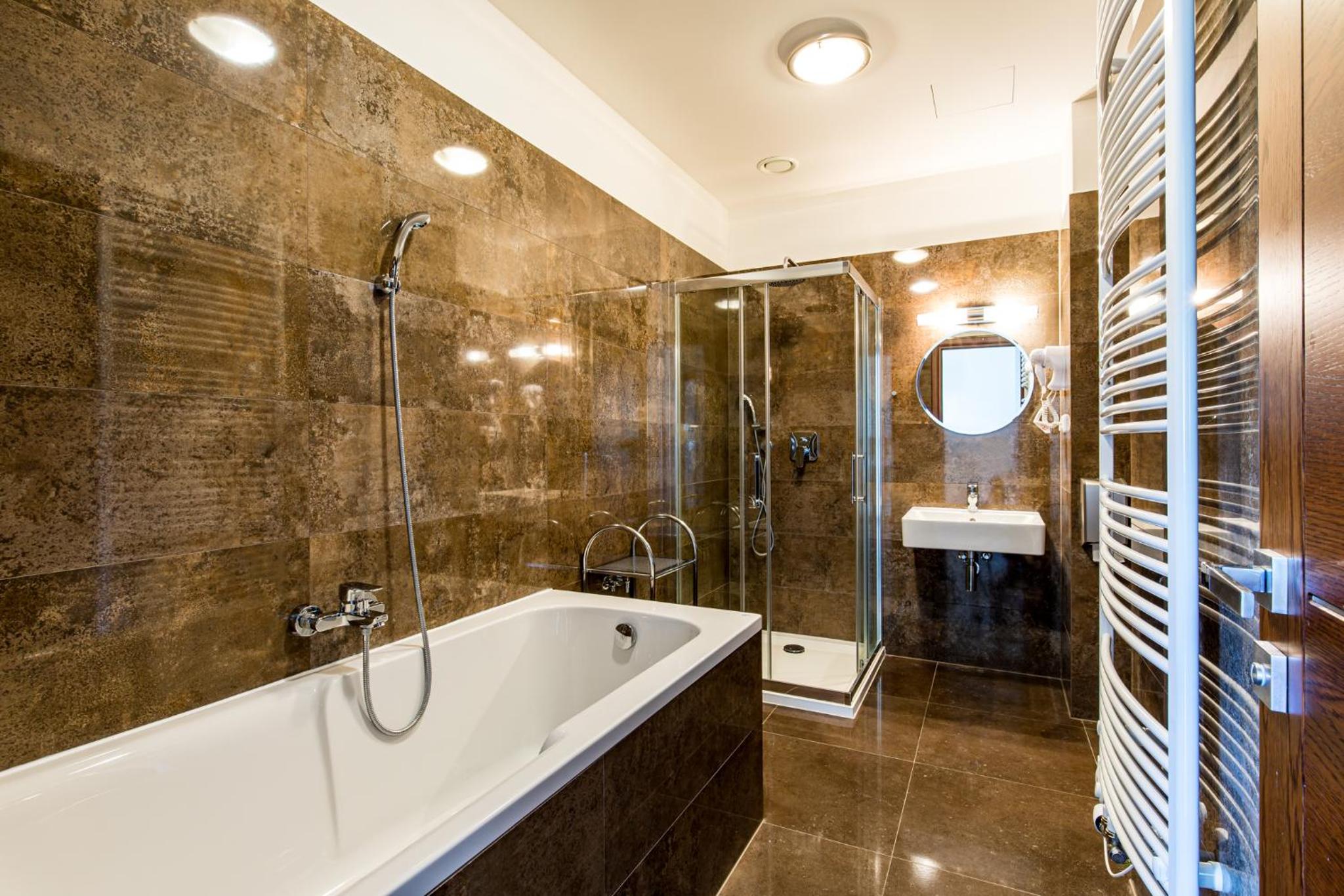 Two-Bedroom Apartment with Balcony - Photo 11