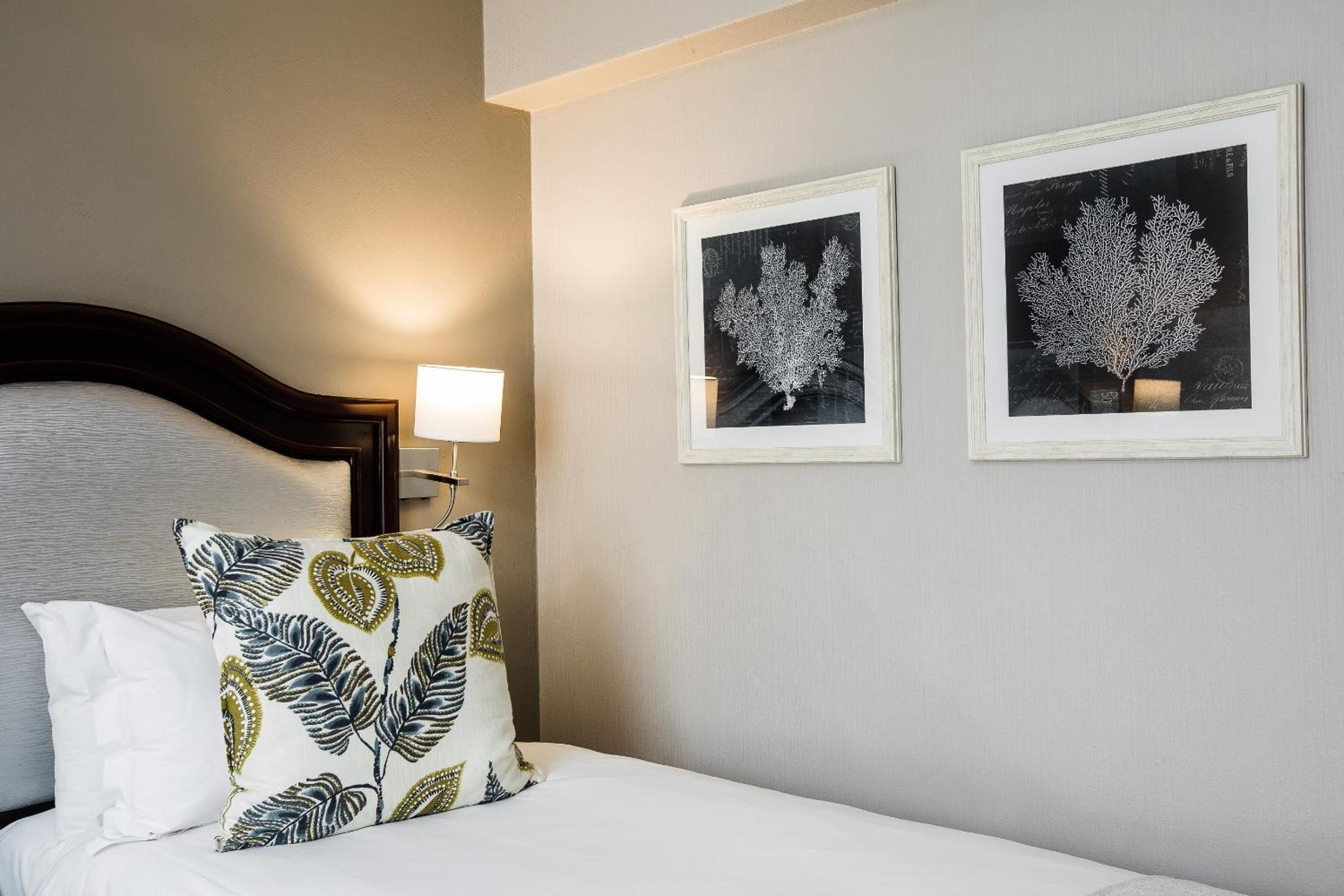 Standard Double or Twin Room - Photo 3