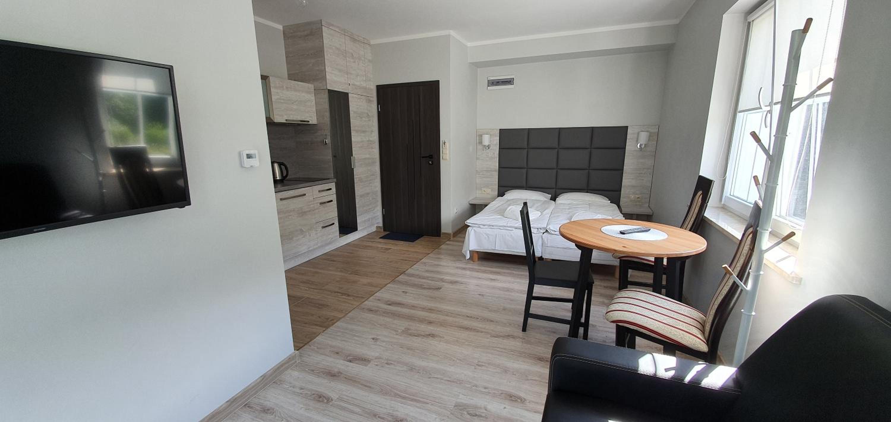 Studio Apartment - Photo 2