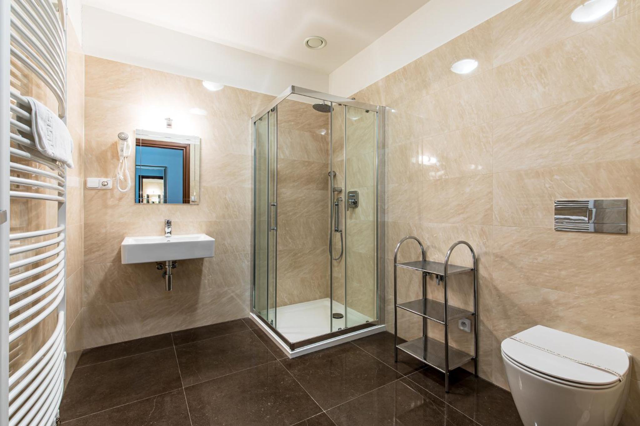 One-Bedroom Apartment with Balcony - Photo 2