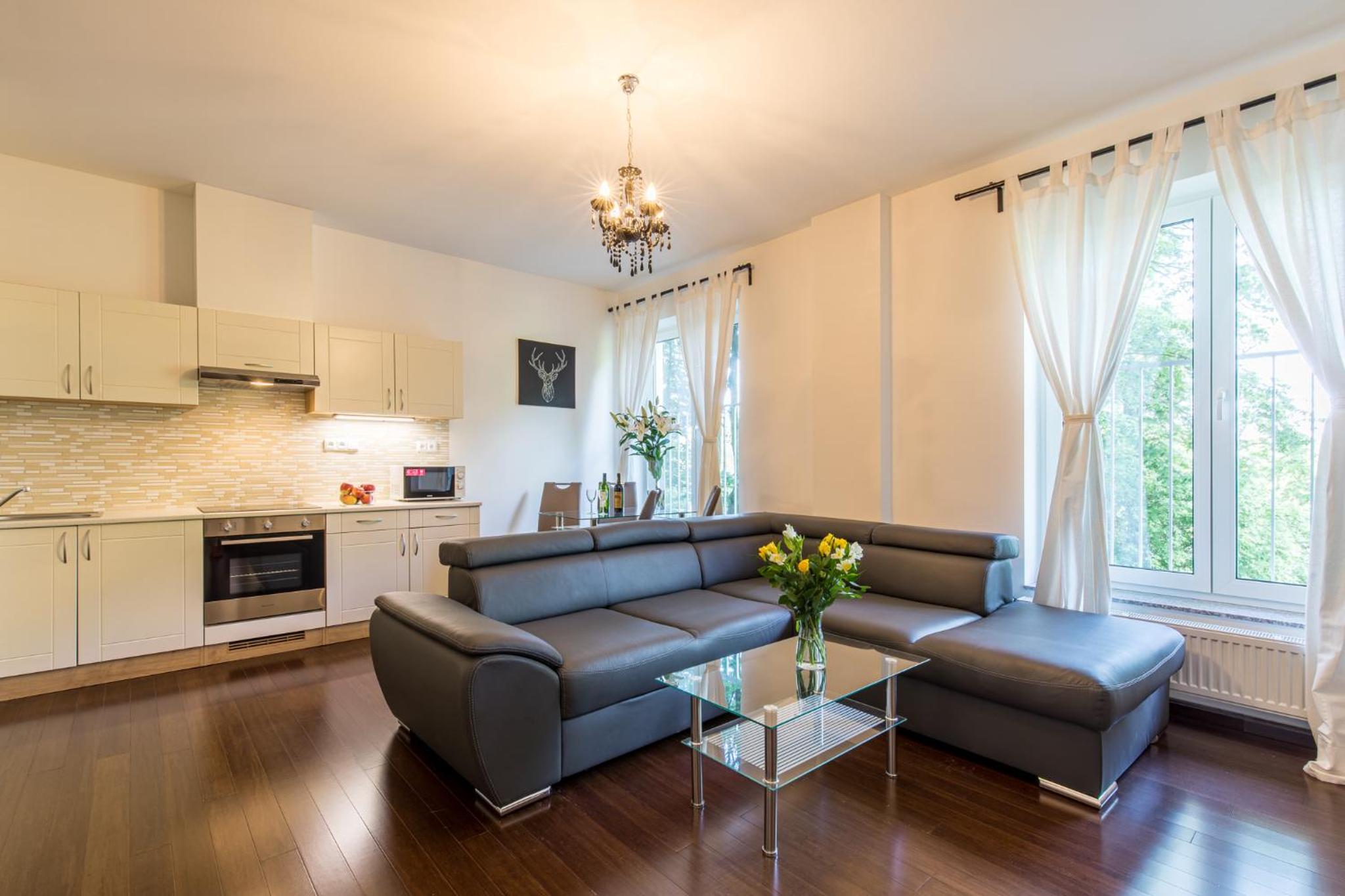 One-Bedroom Apartment - Photo 2