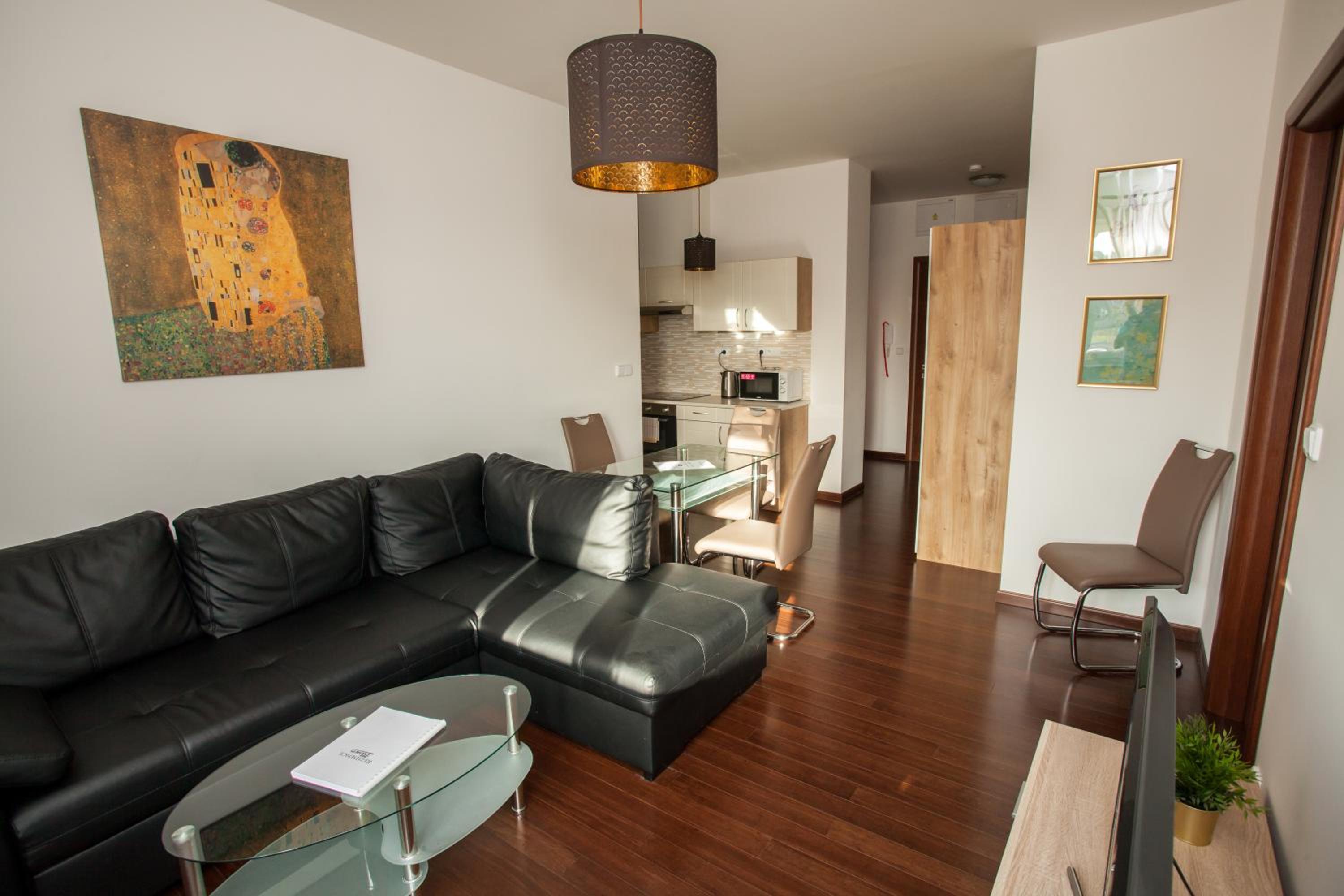 One-Bedroom Apartment - Photo 6