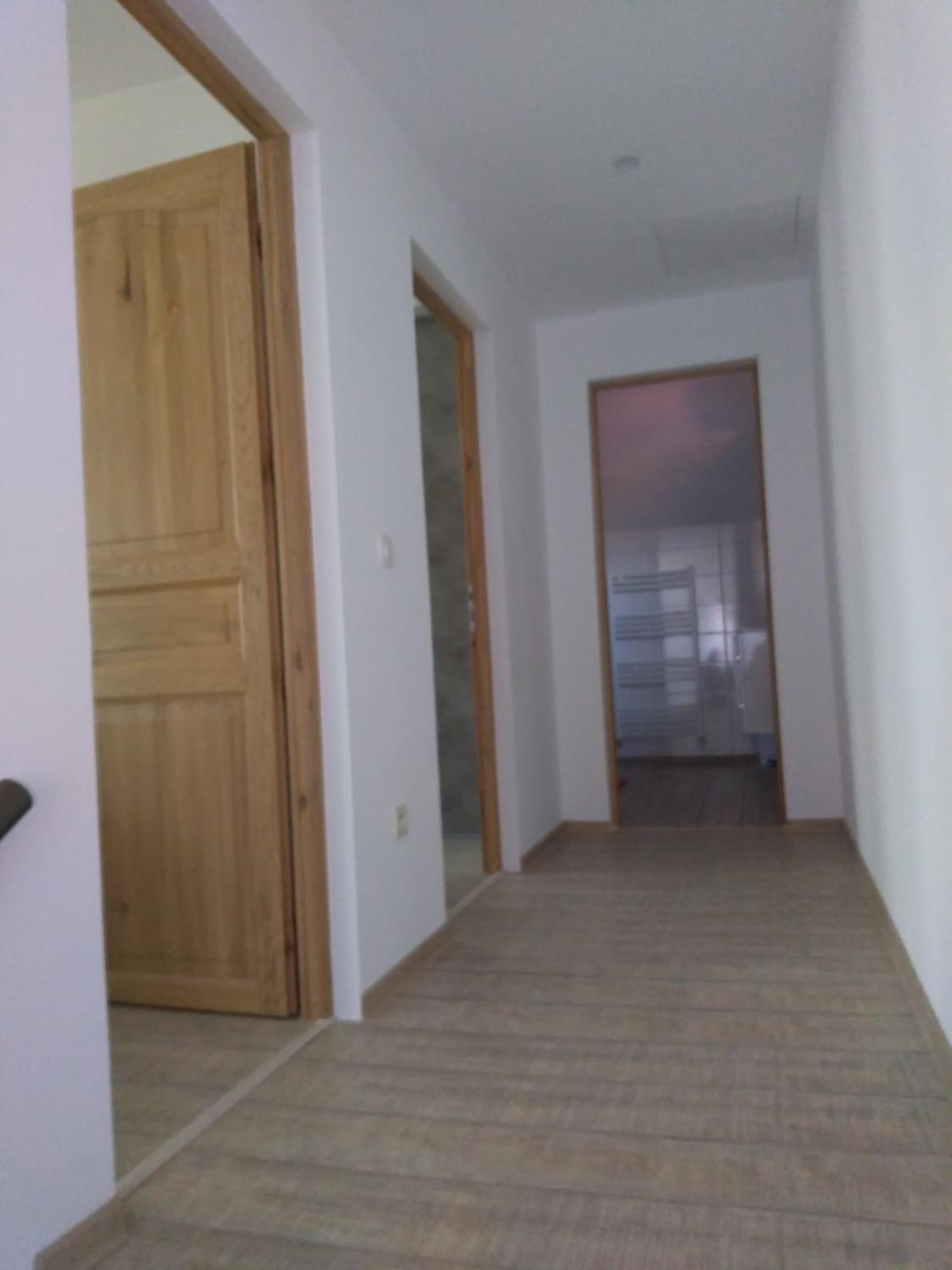 Family Room with Shared Bathroom photo 1