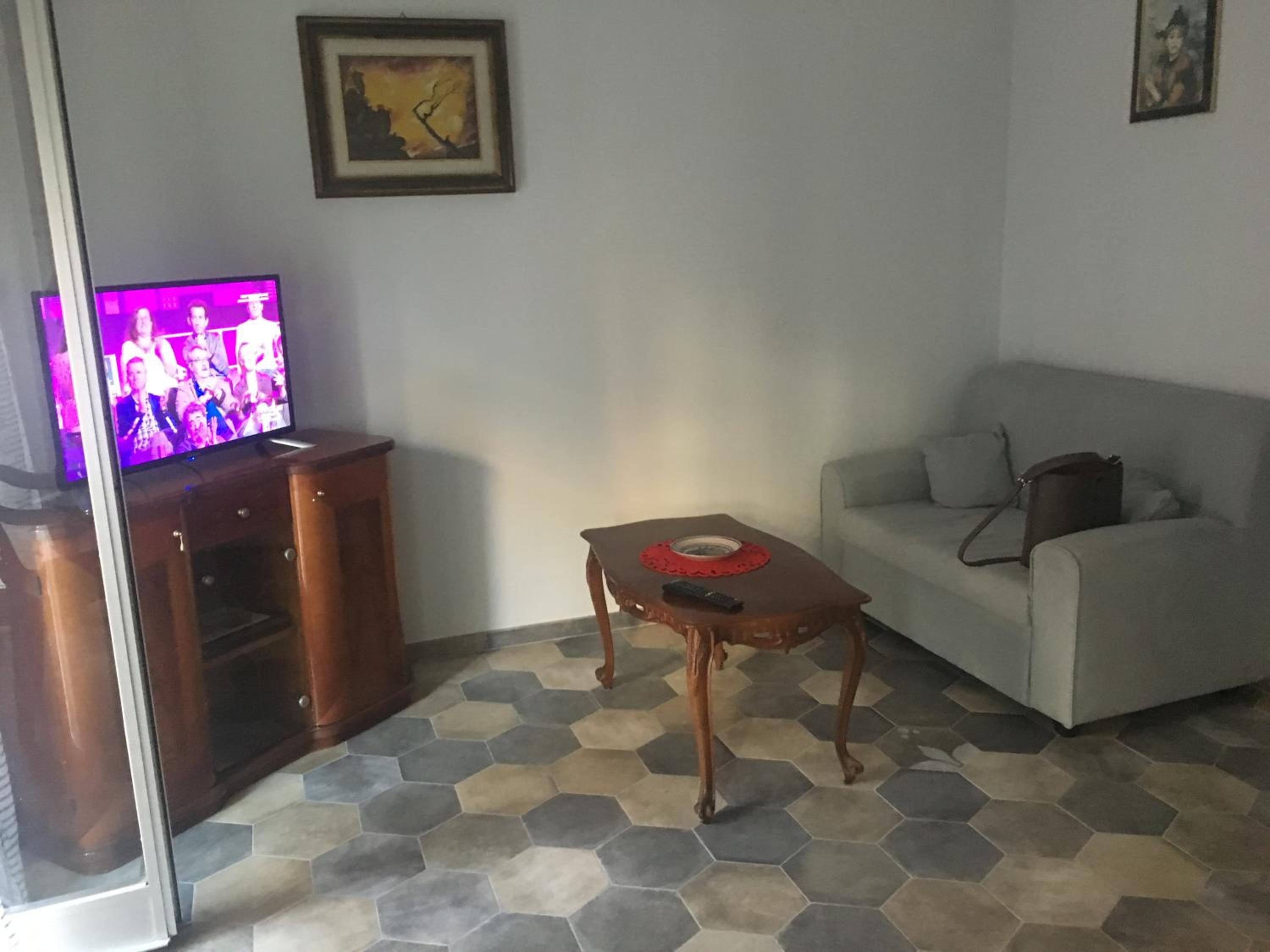 One-Bedroom House photo 2