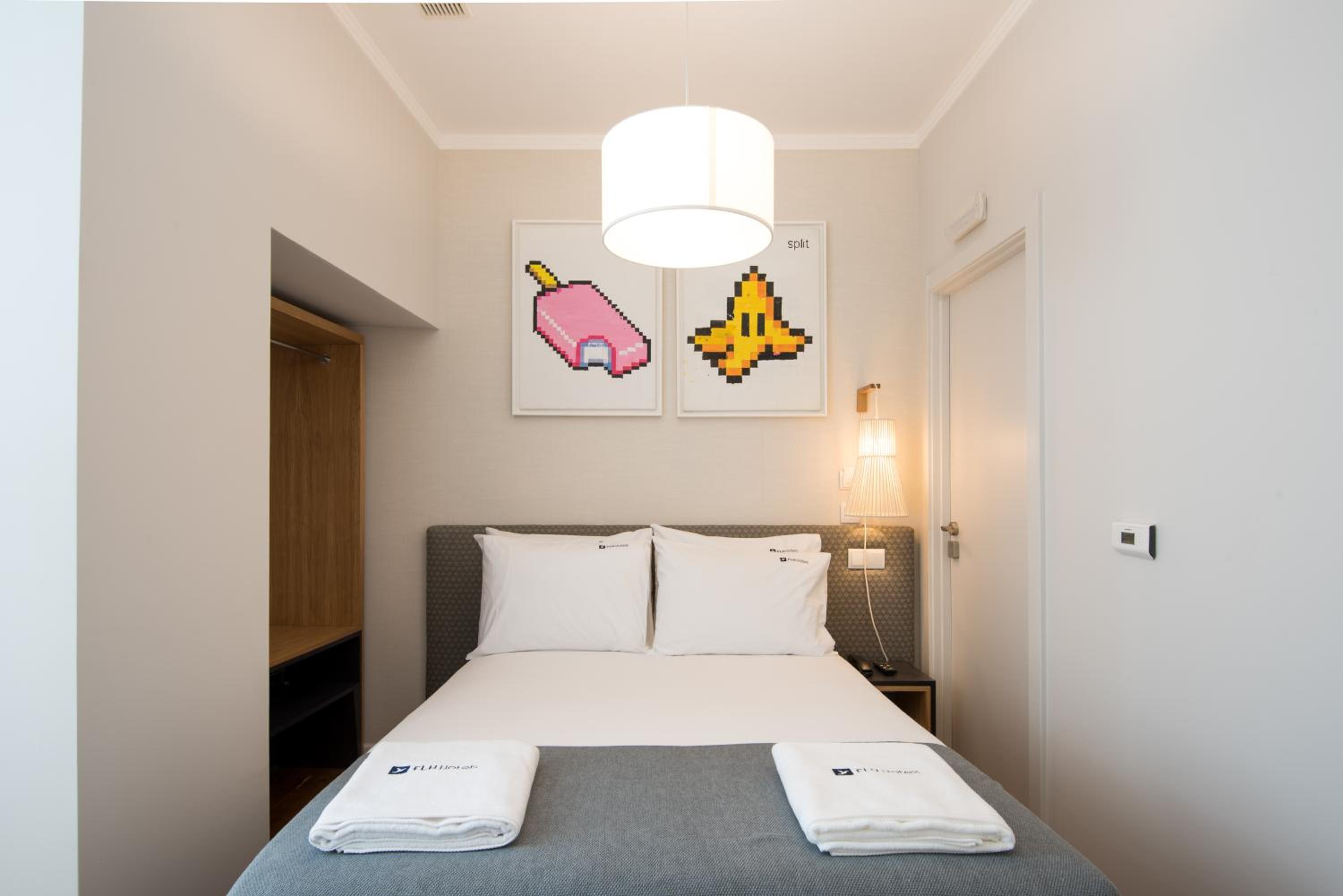 Single Room with Interior View photo 3