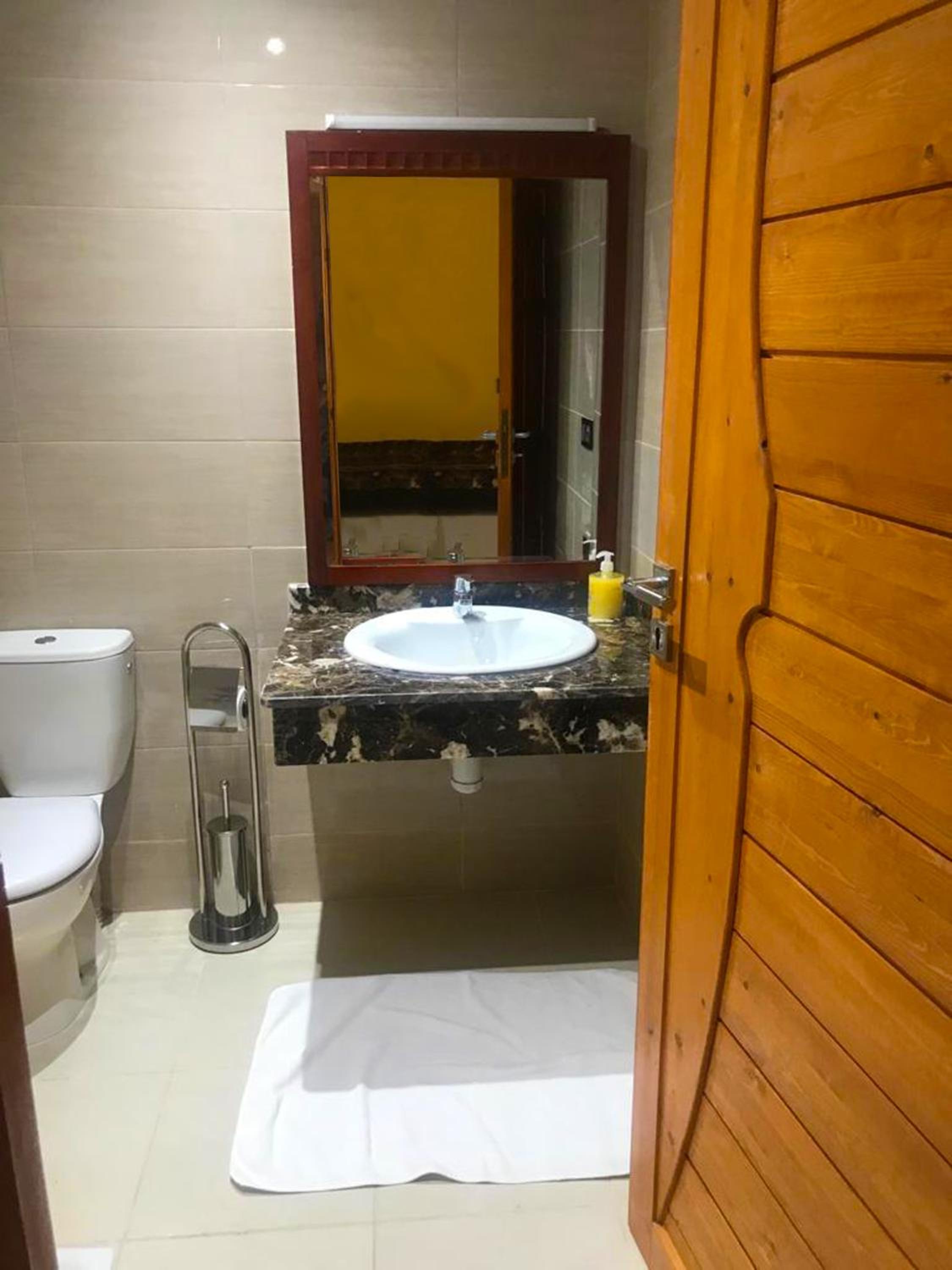 Double Room with Park View - Photo 2