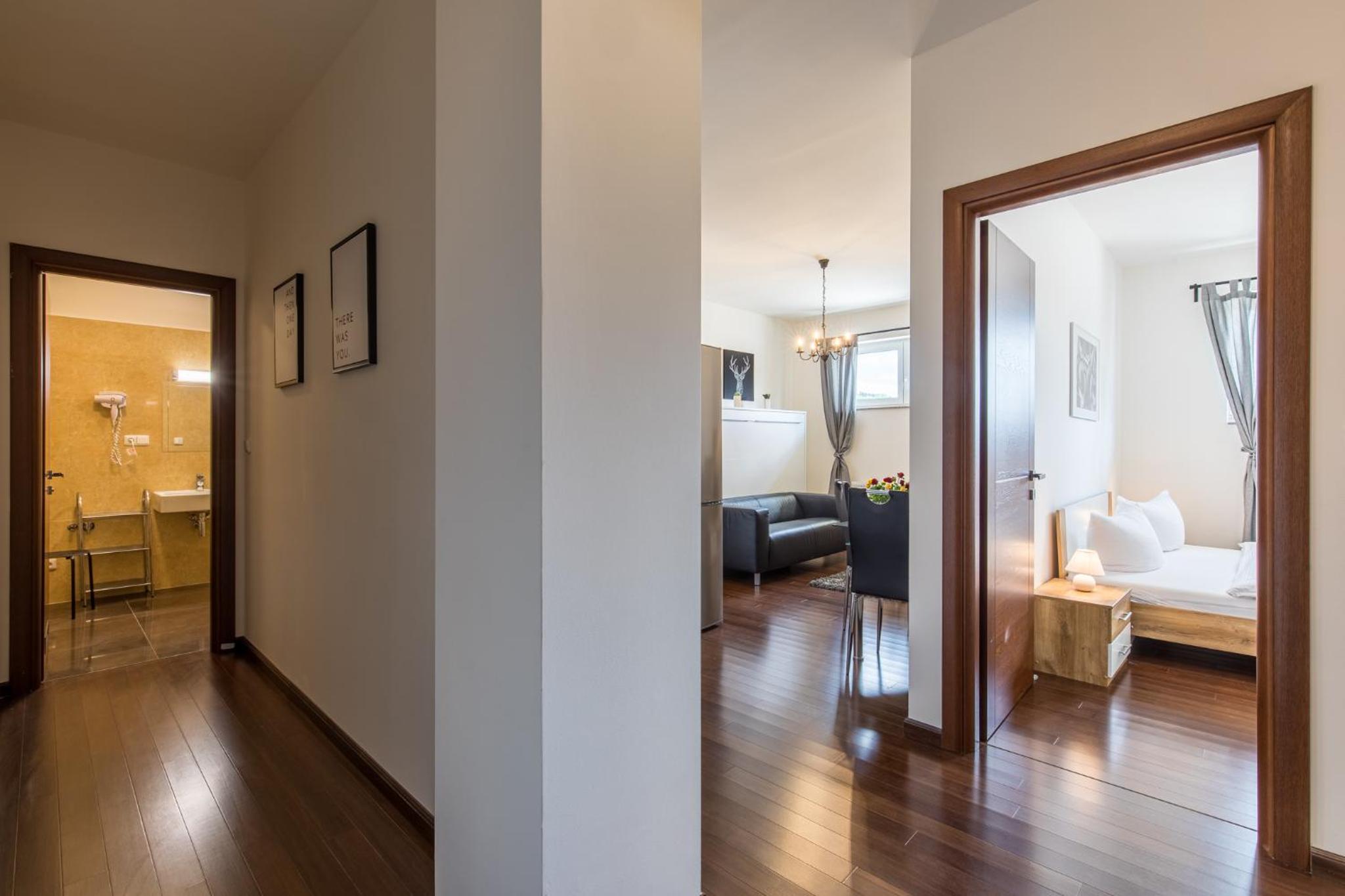 Economy Apartment - Photo 3