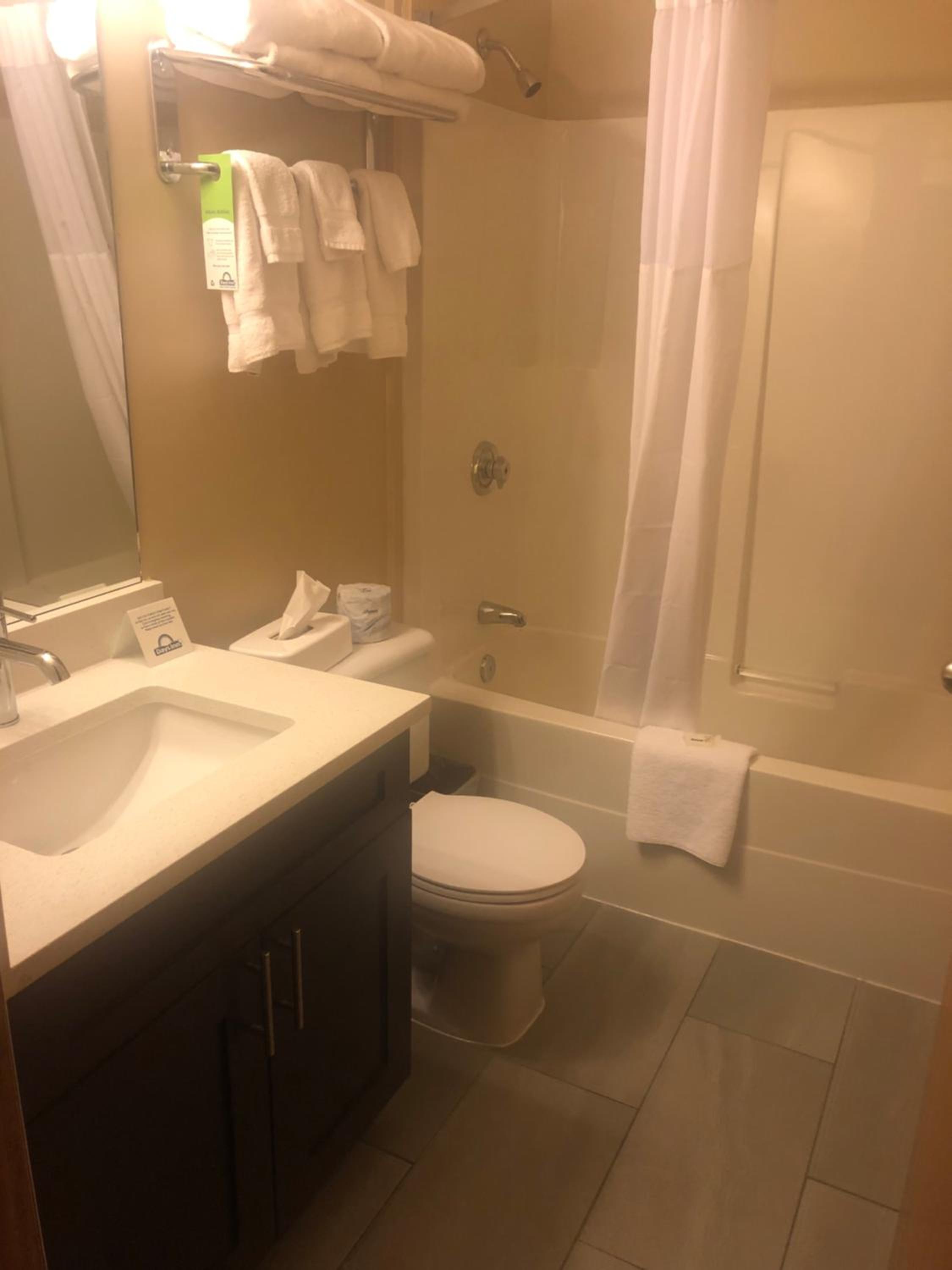 Queen Studio Suite - Non-Smoking - Not Pet Friendly photo 2