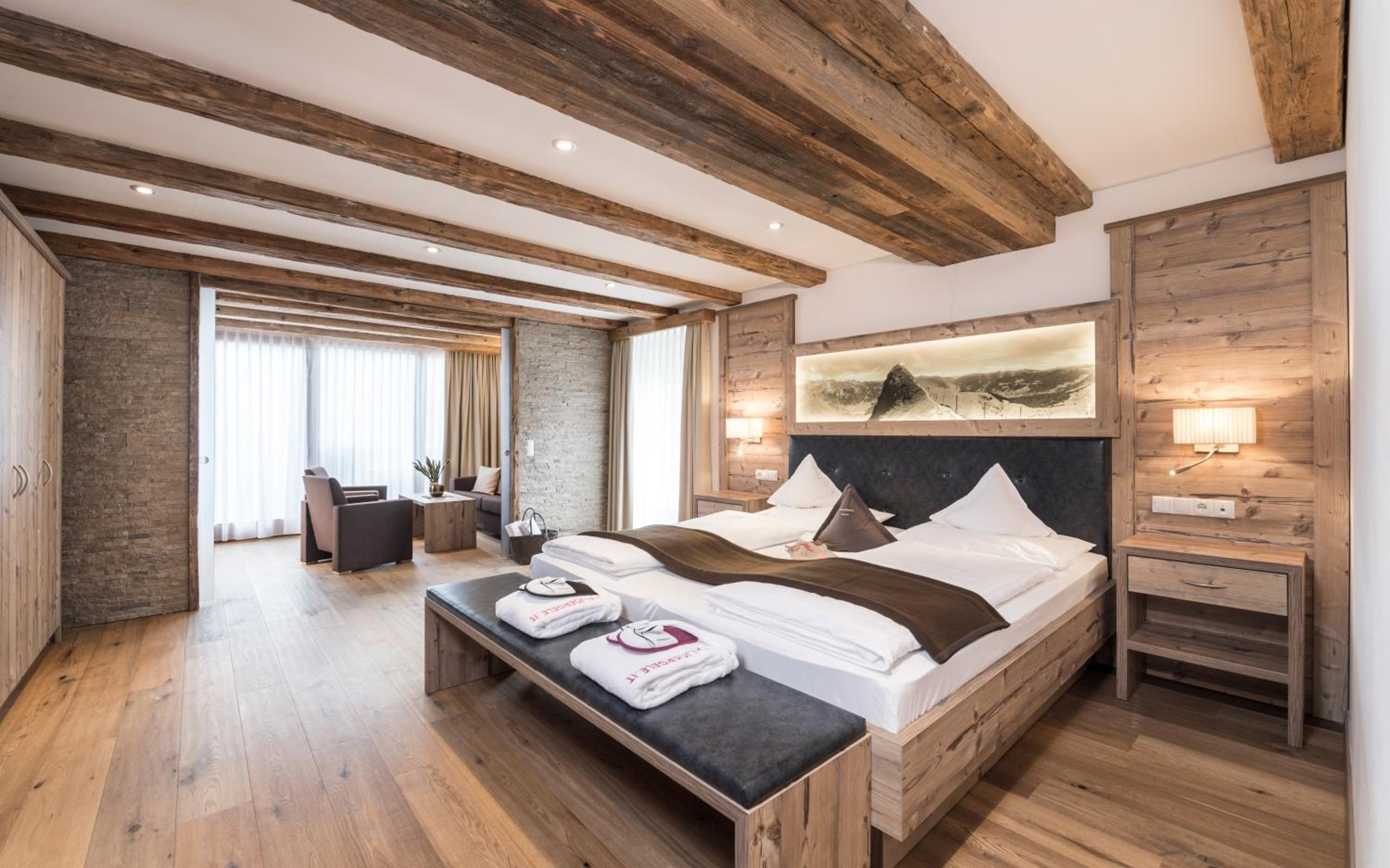 Deluxe King Suite