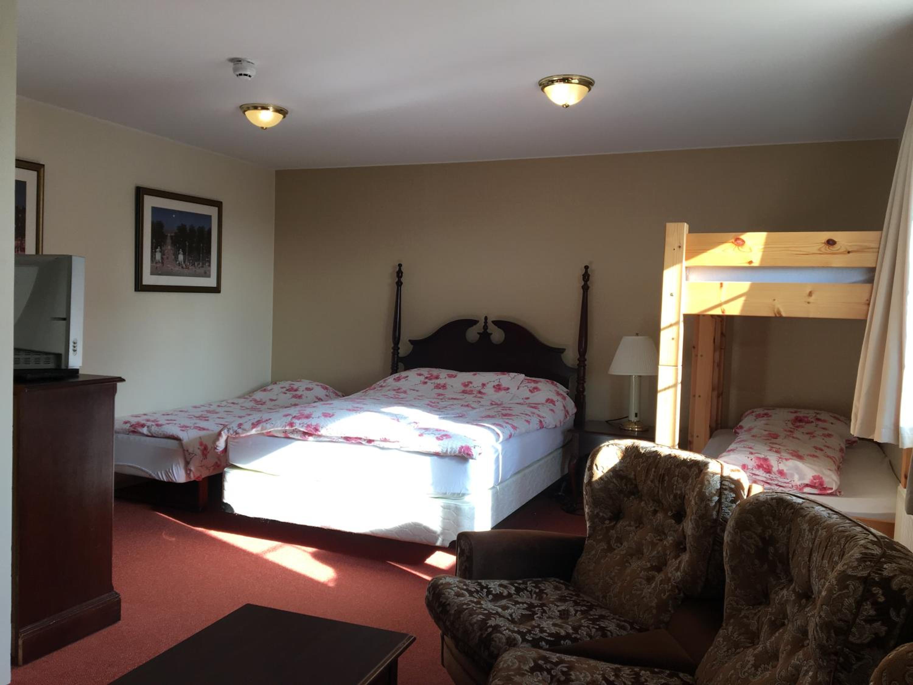 Family Room - Photo 8