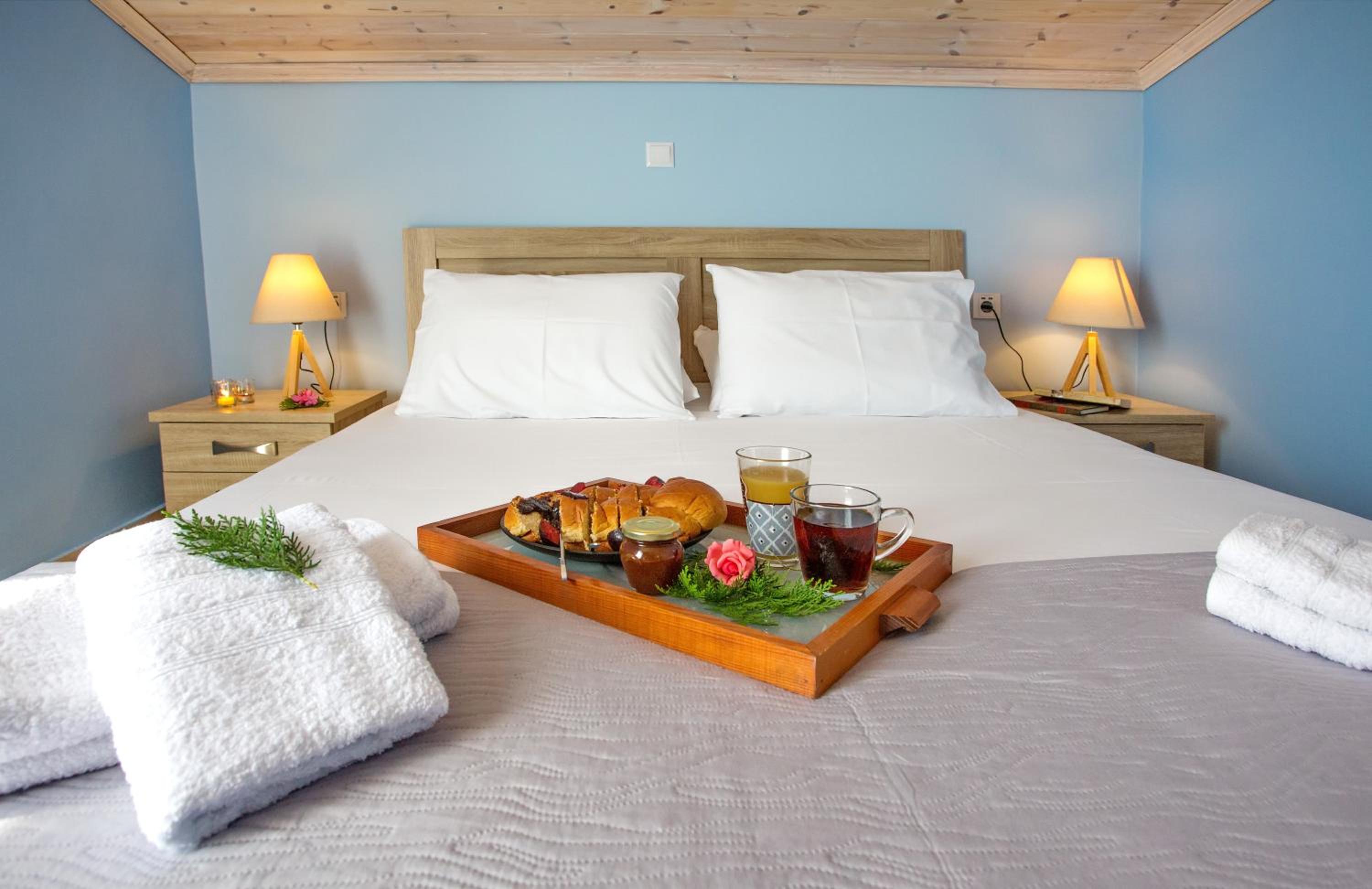 Double Room with Private Bathroom photo 1