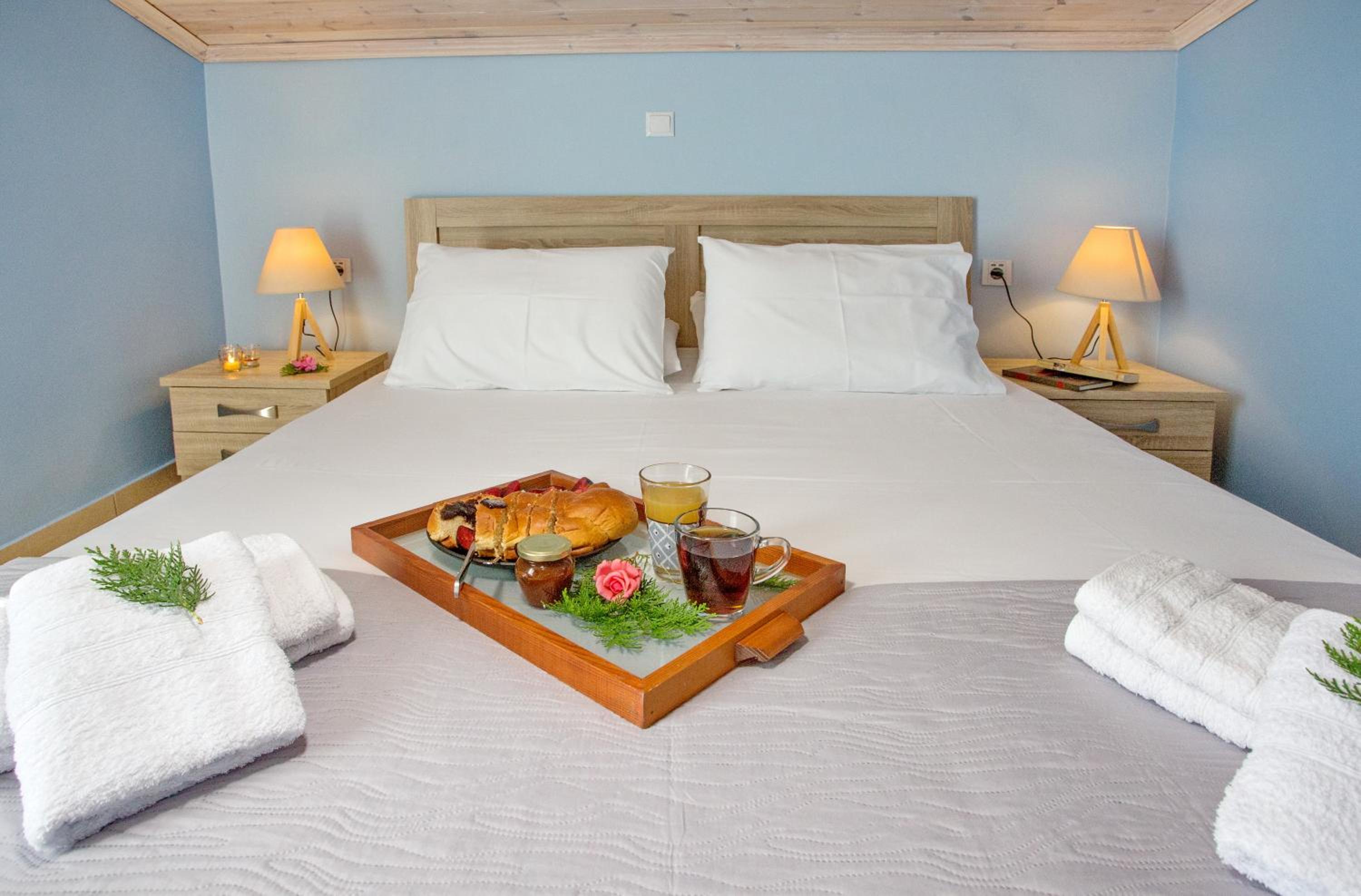 Double Room with Private Bathroom photo 3
