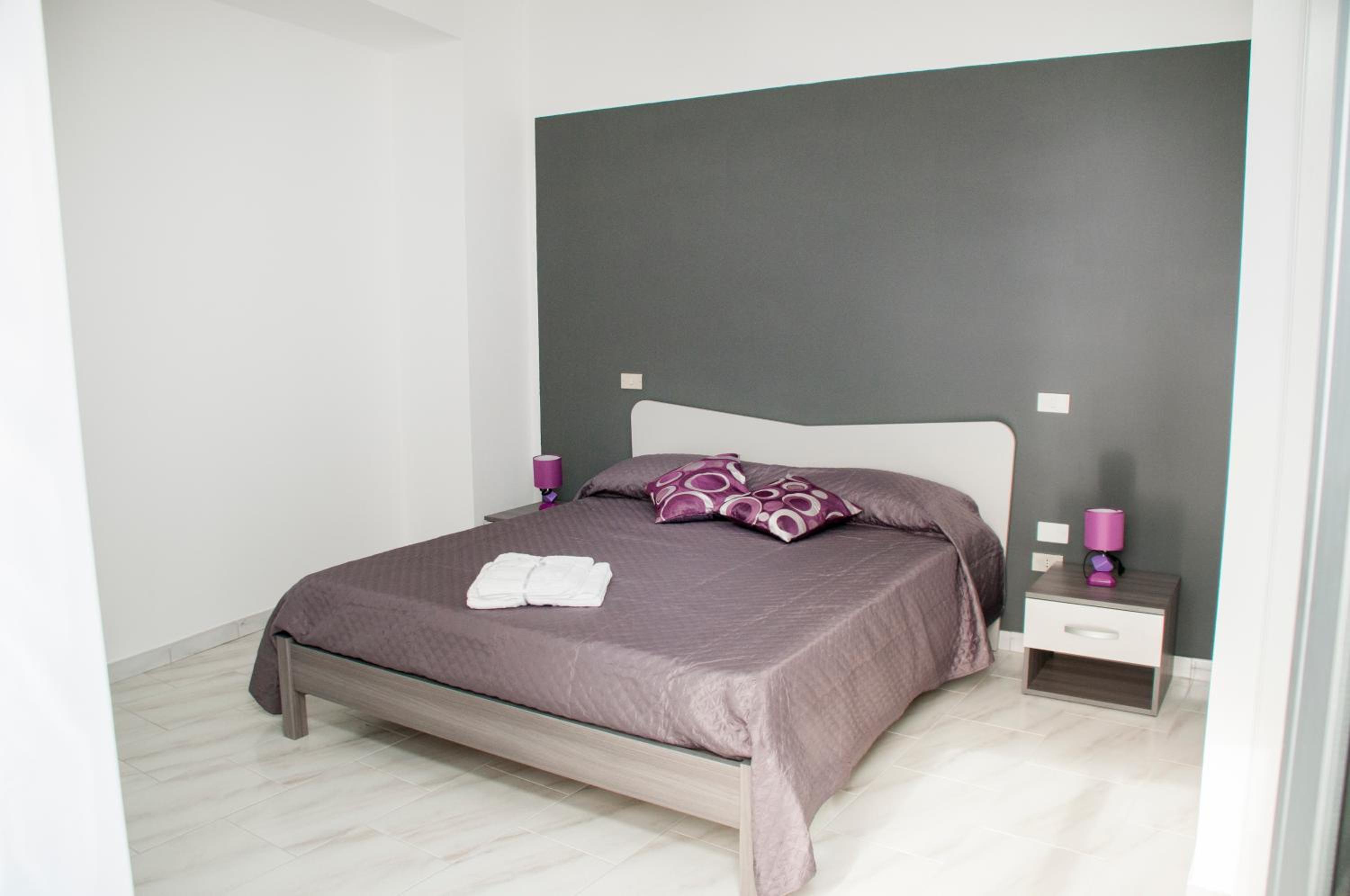 Triple Room with Private Bathroom - Photo 1