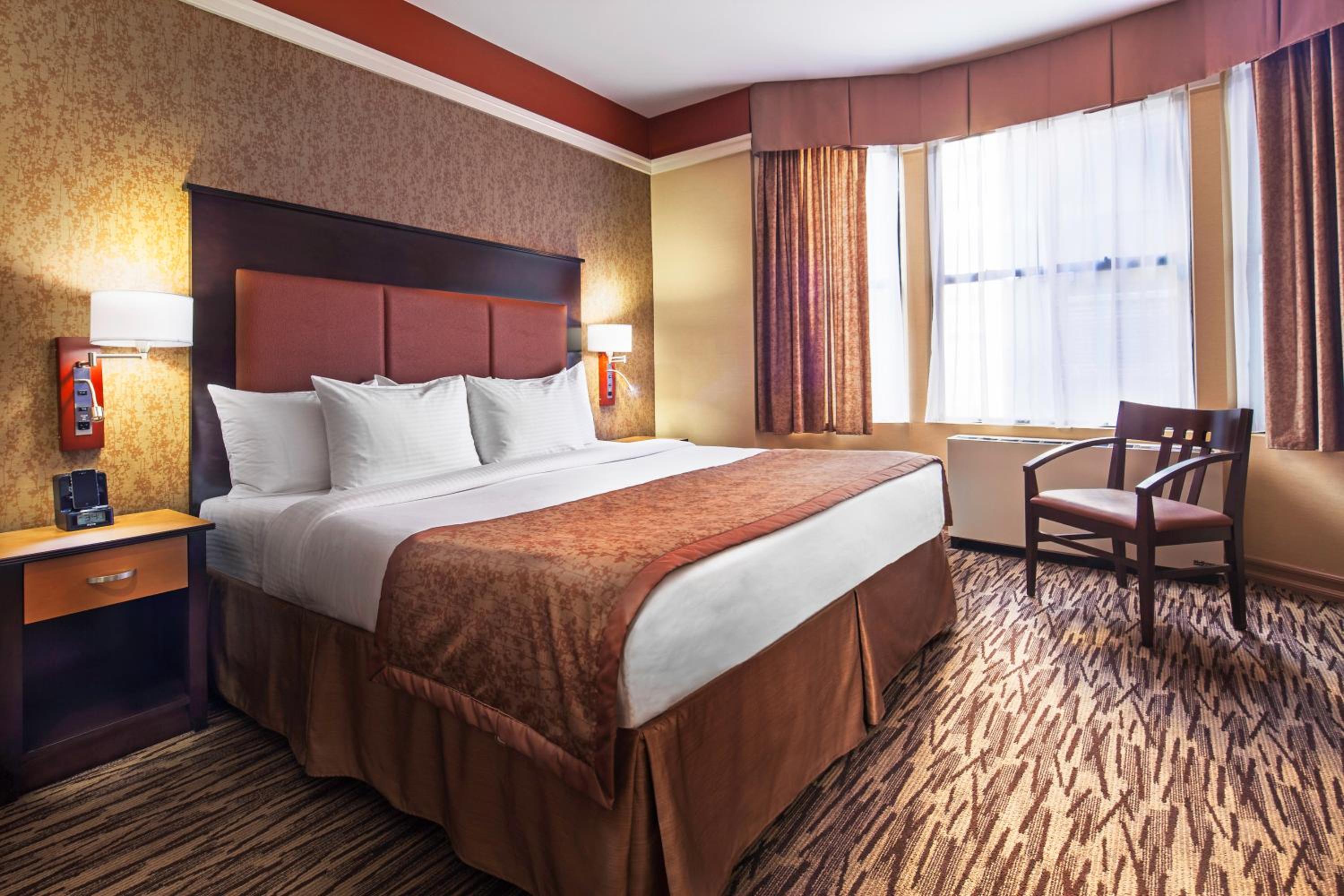Deluxe King Room
