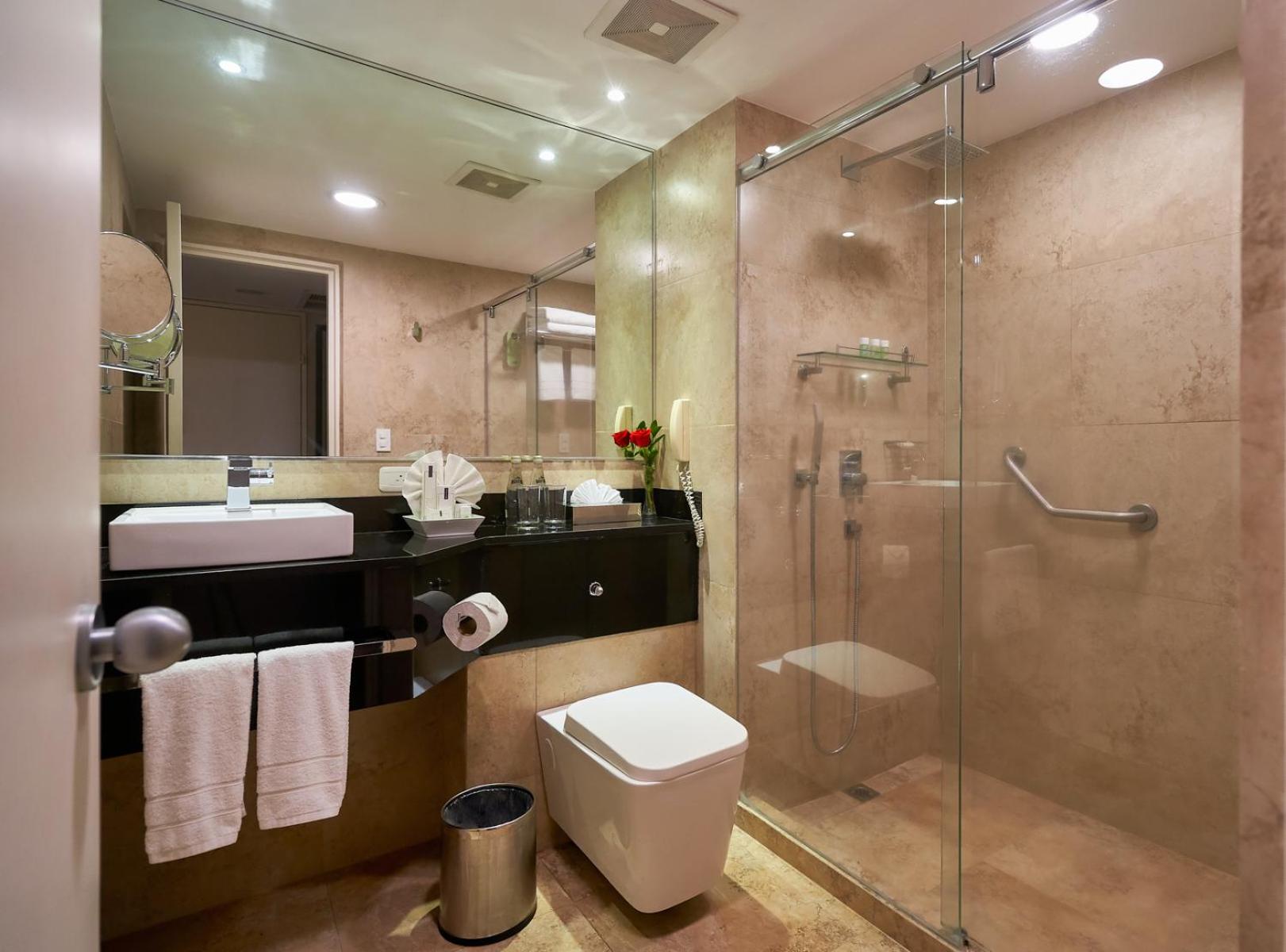 Deluxe Queen Room - Photo 4