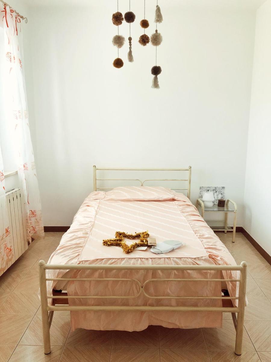 Single Room with Shared Bathroom photo 3