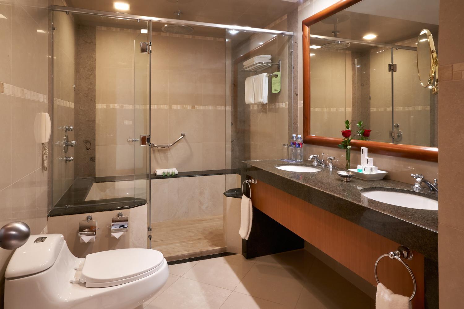 Premium Floor King Room - Photo 2