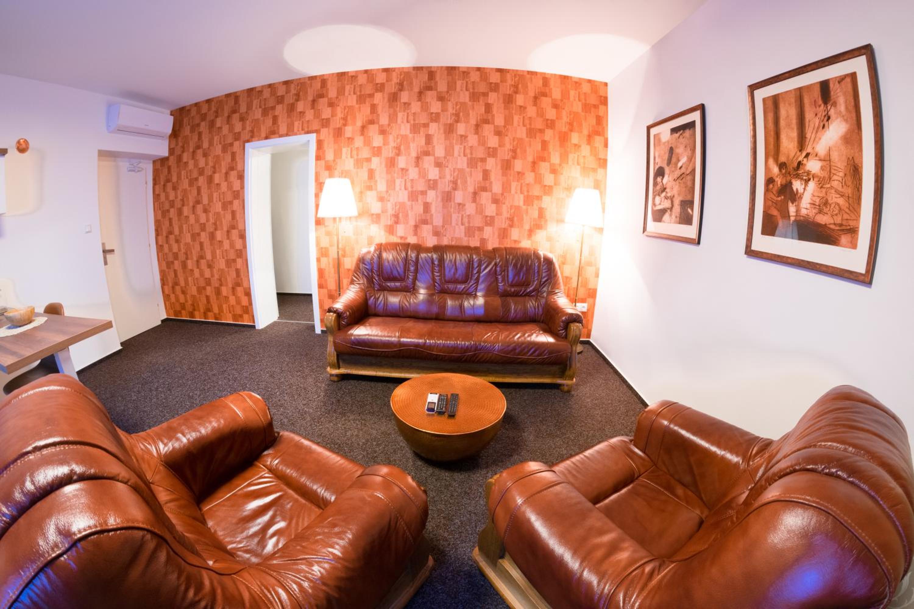 Apartment - Photo 32
