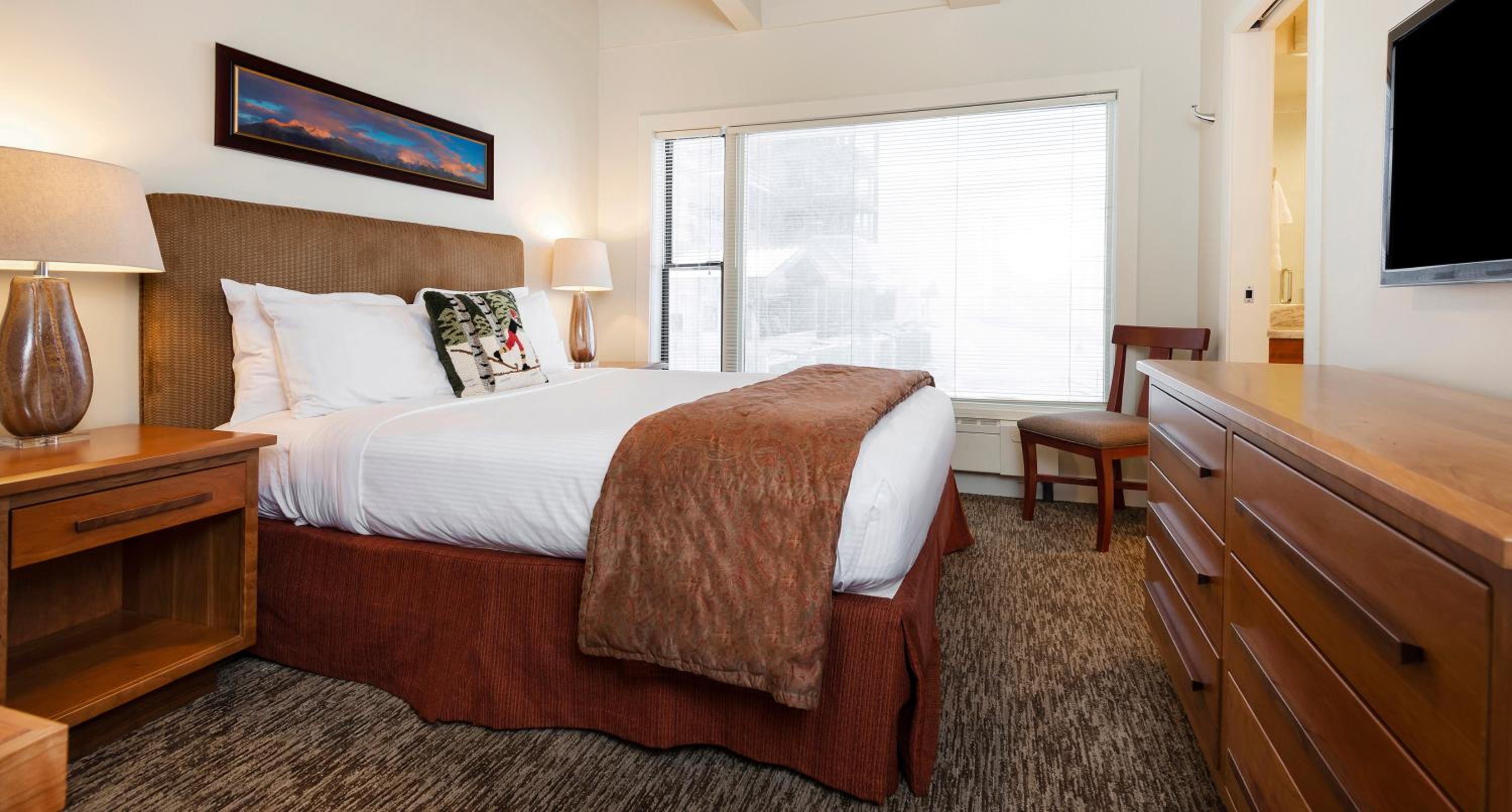 Queen Room photo 1