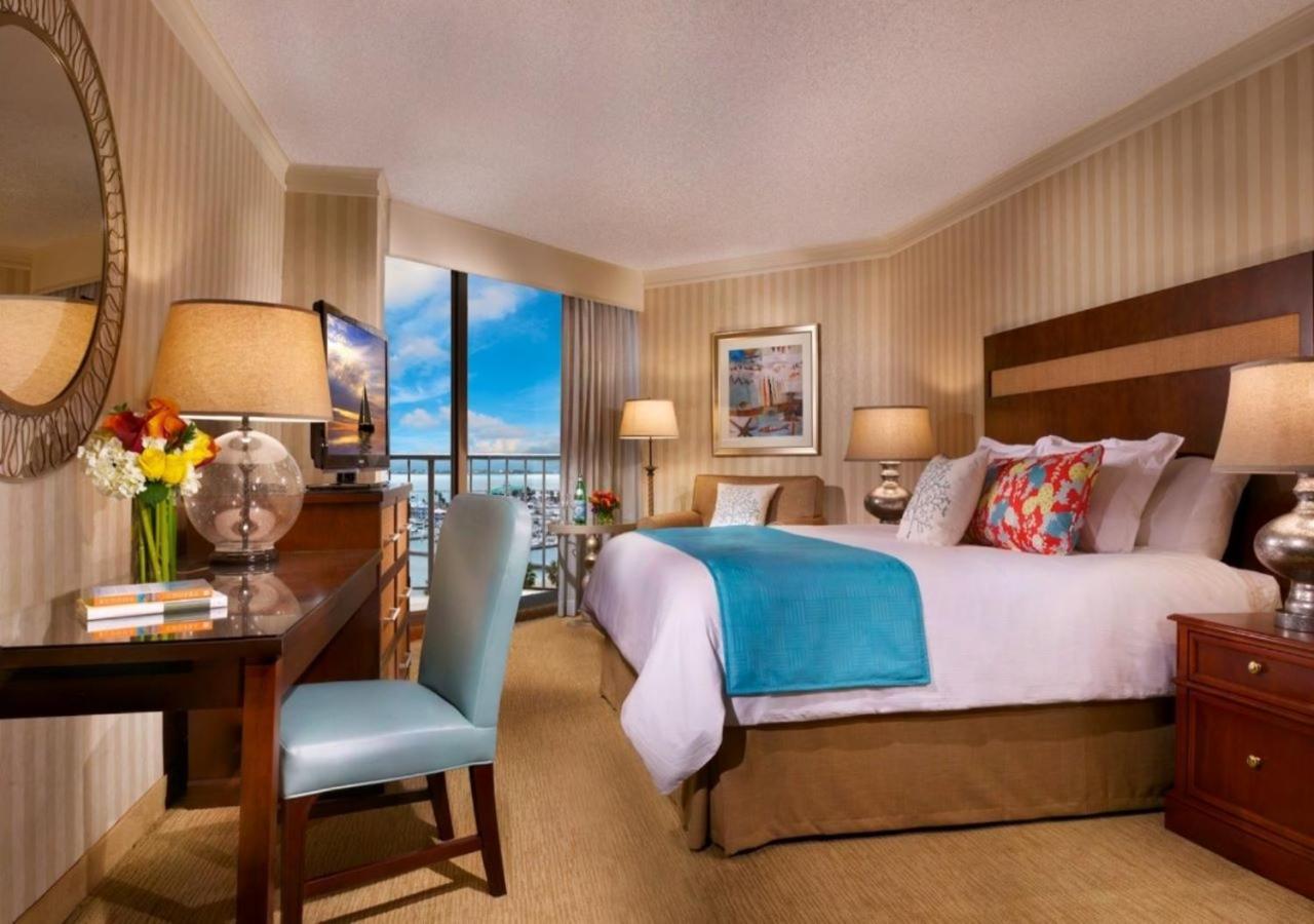 Signature Room - 1 King - Photo 1