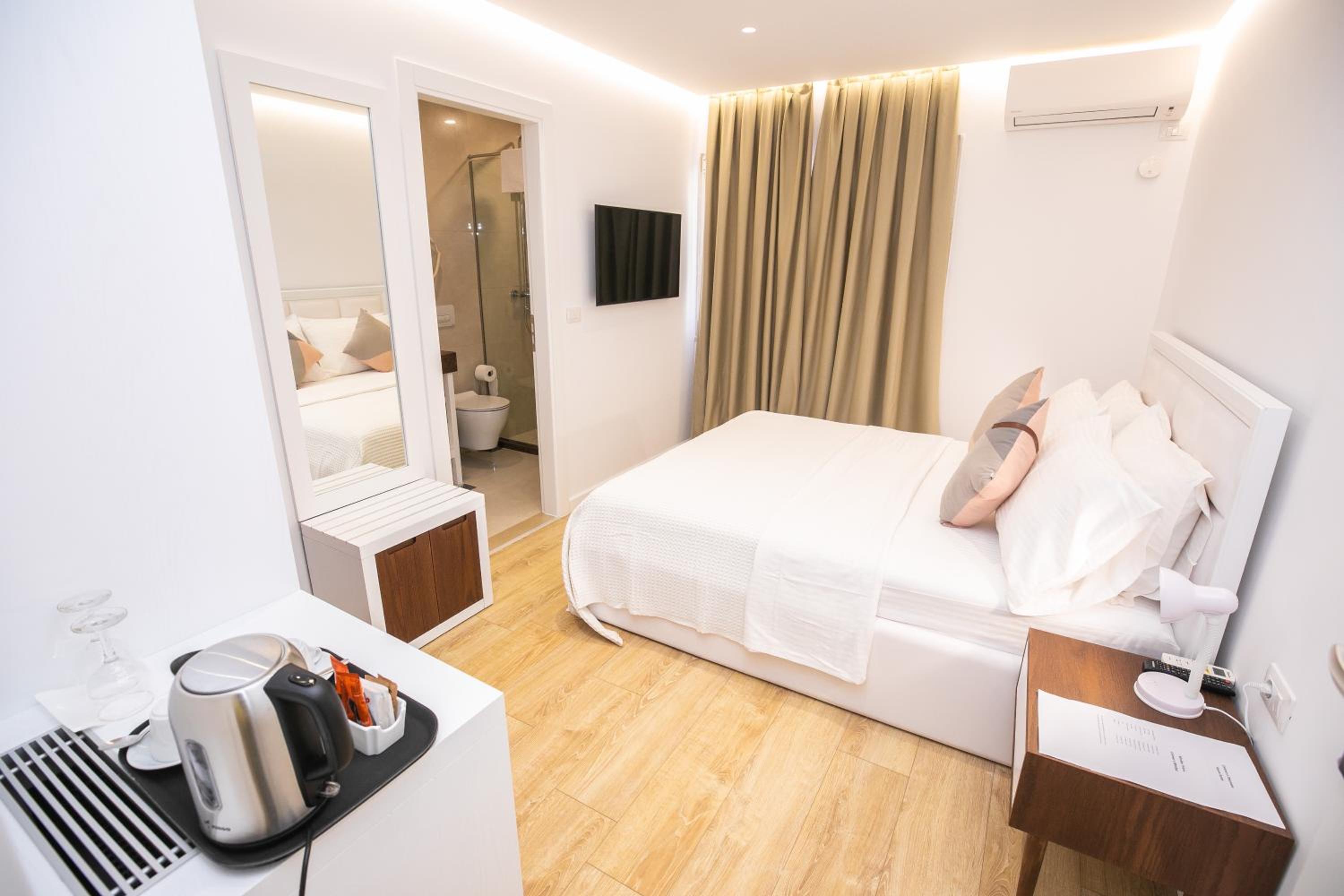 Deluxe Double Room photo 2