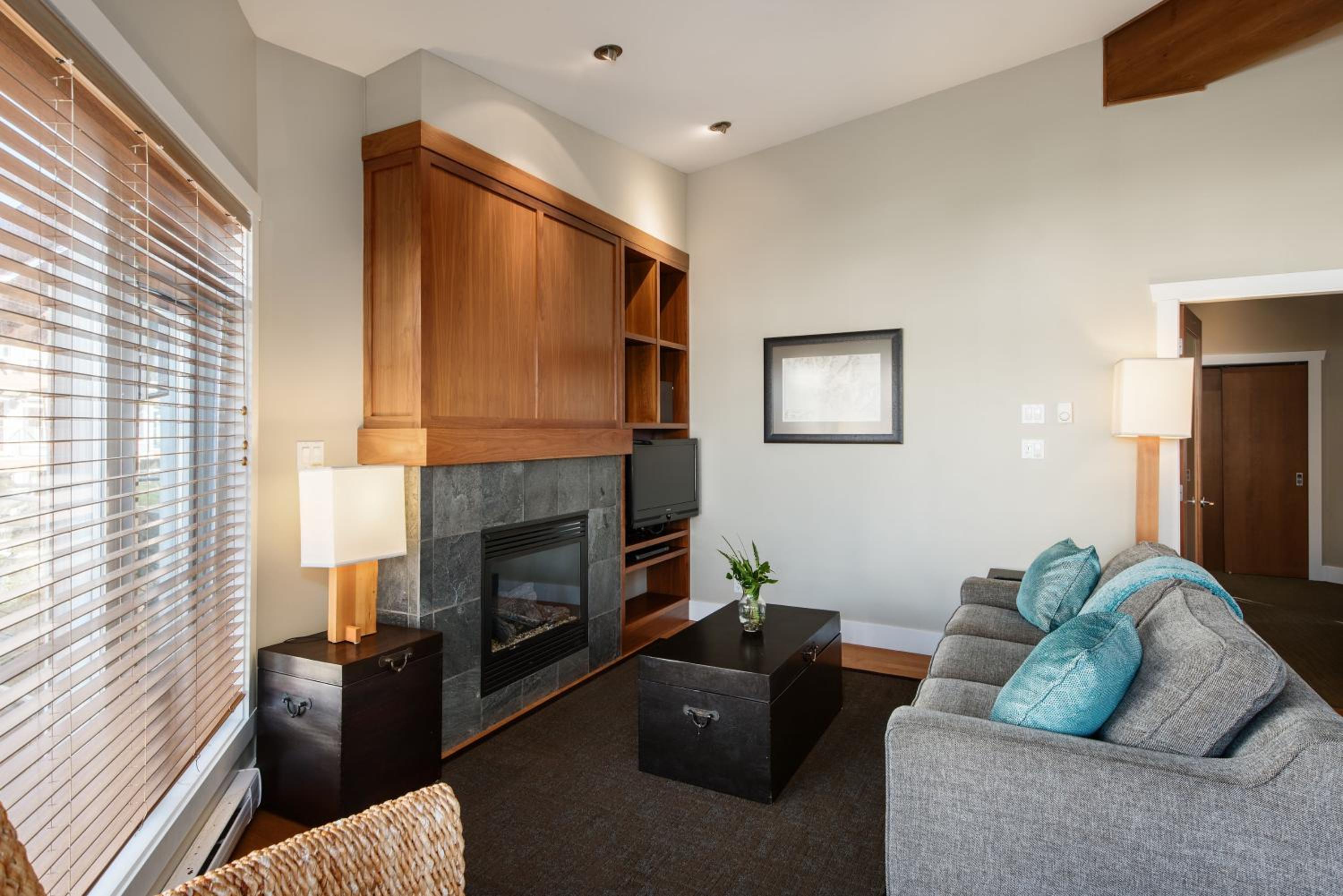 Apartment photo 2