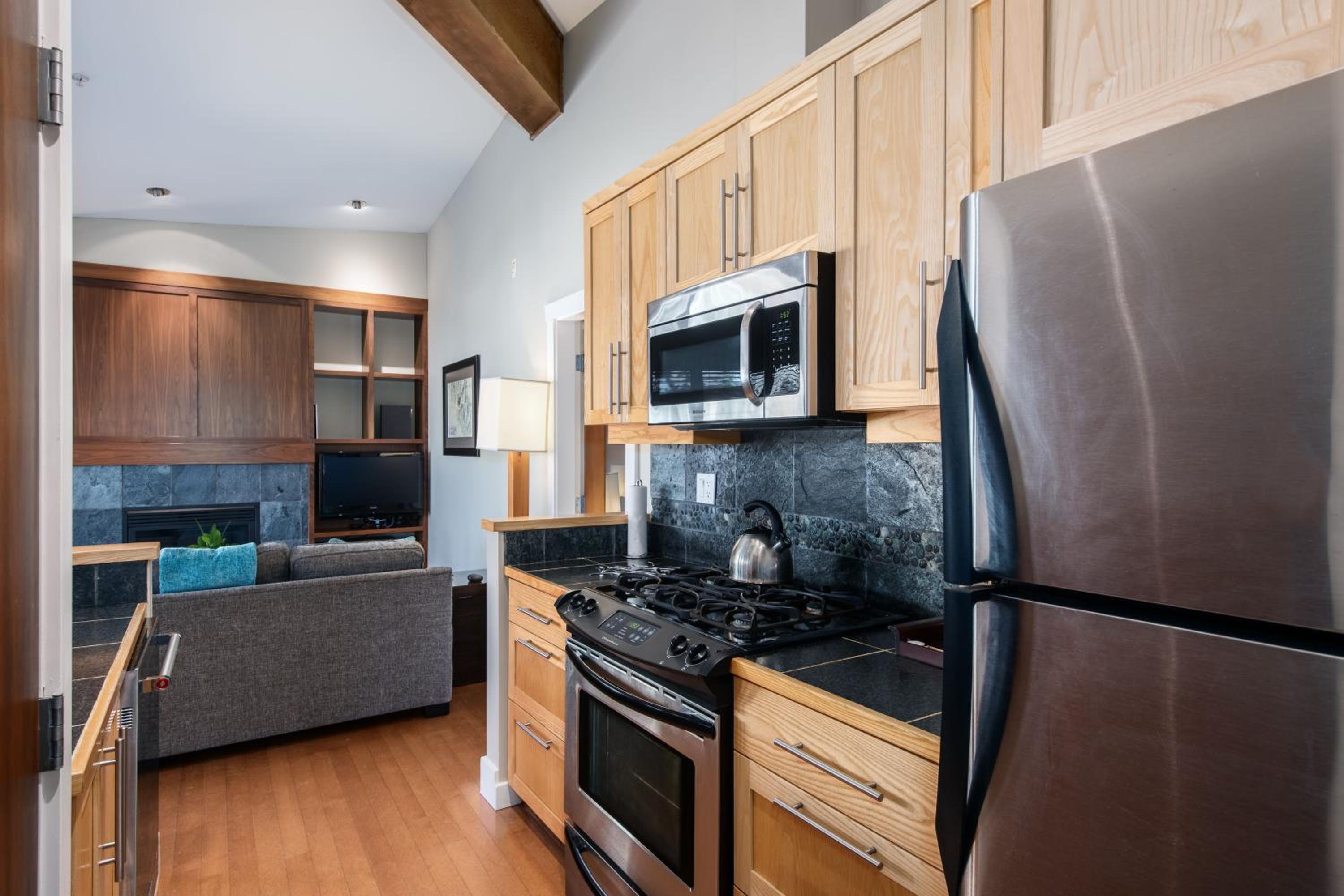 Apartment photo 2