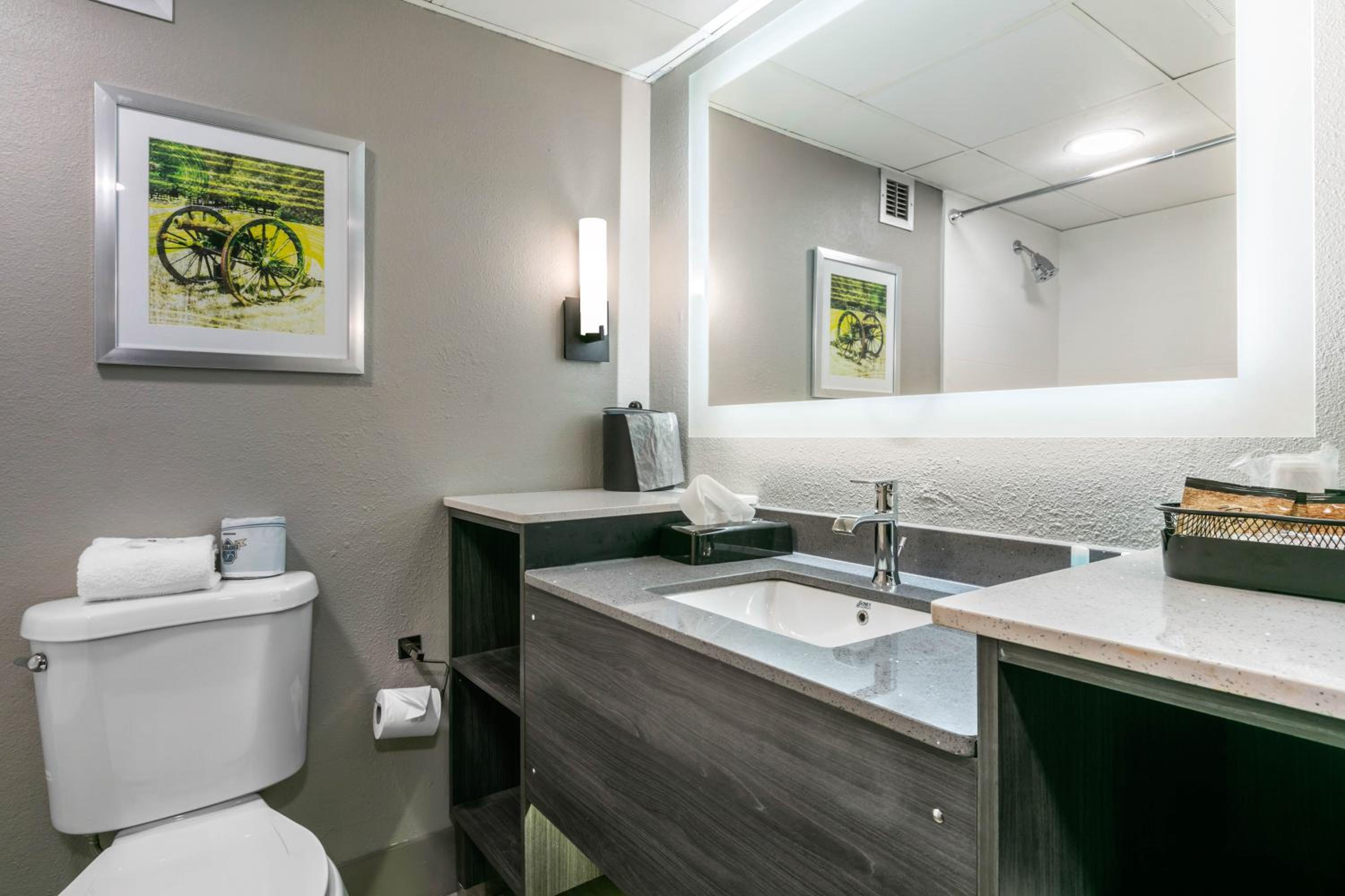 Superior King Room - Photo 3