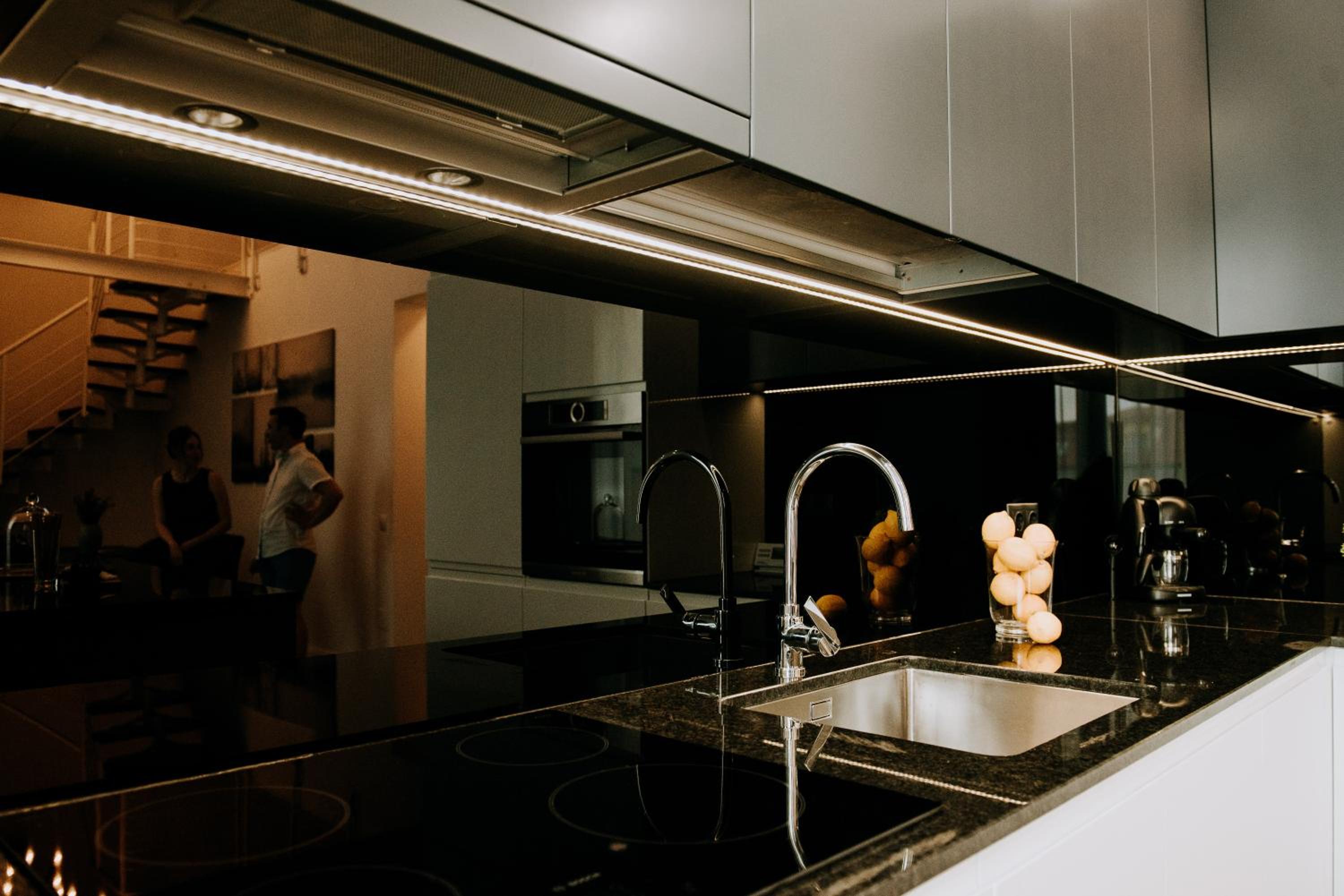 Penthouse Apartment - Photo 17