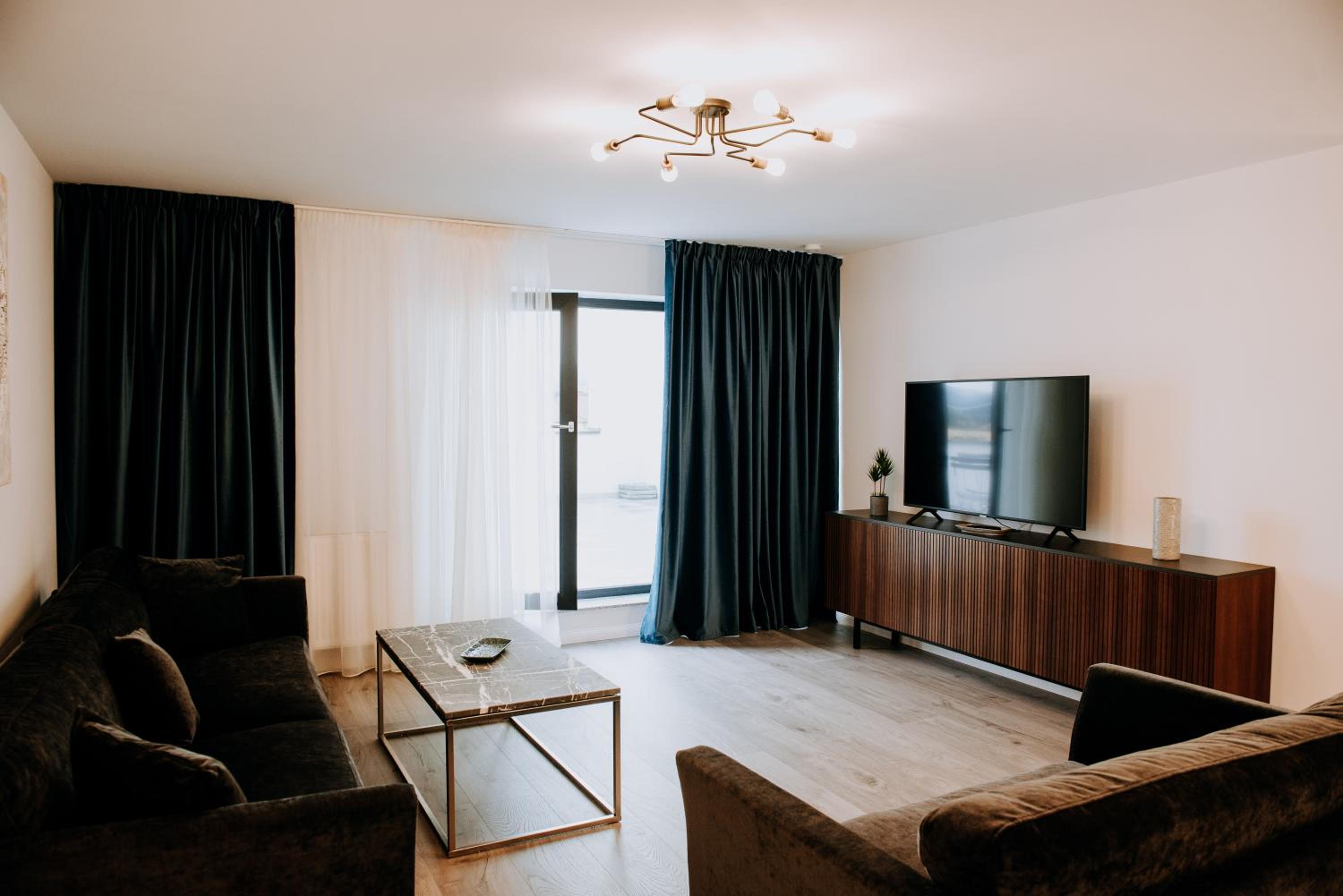 Penthouse Apartment - Photo 2