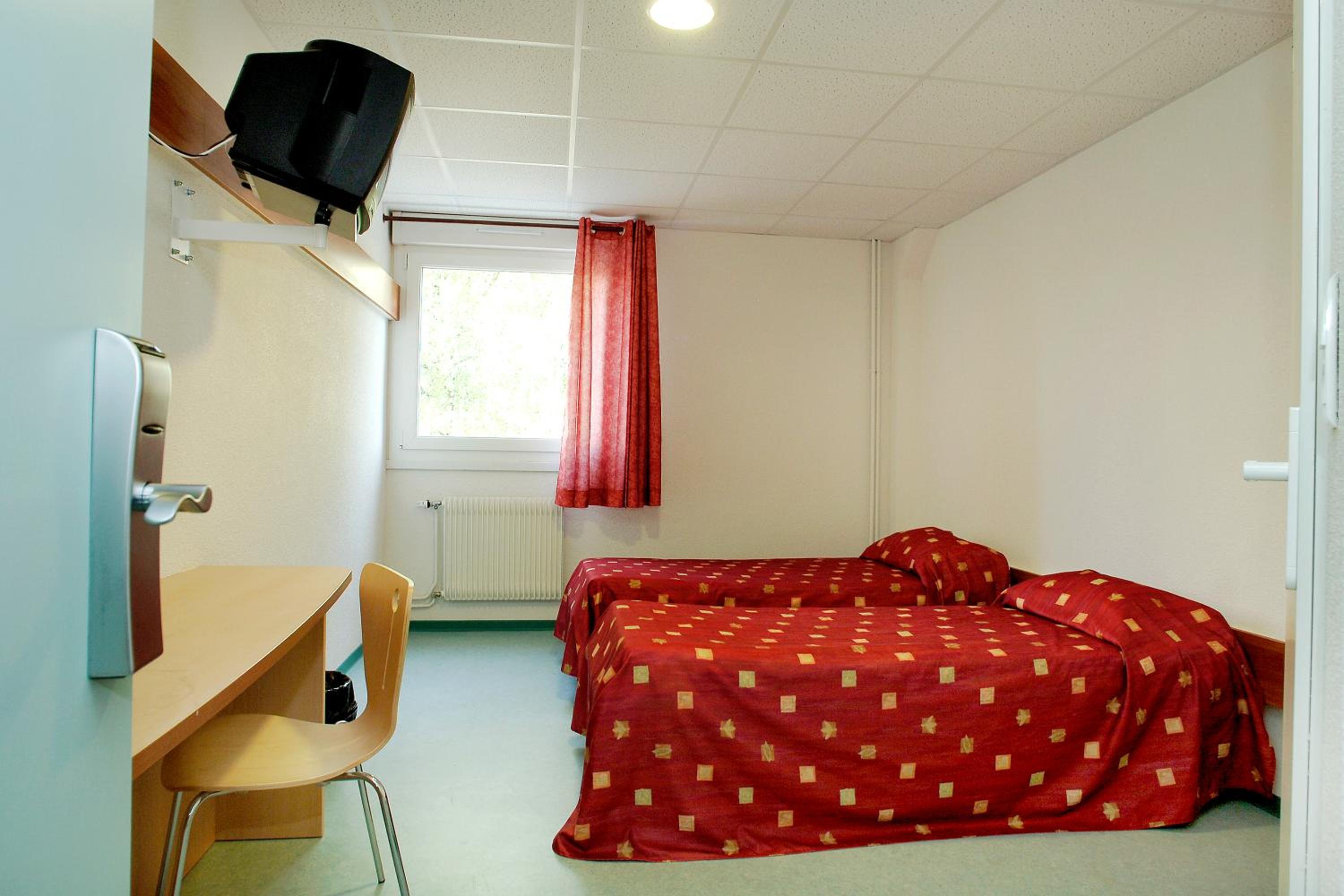 Twin Room - Photo 5