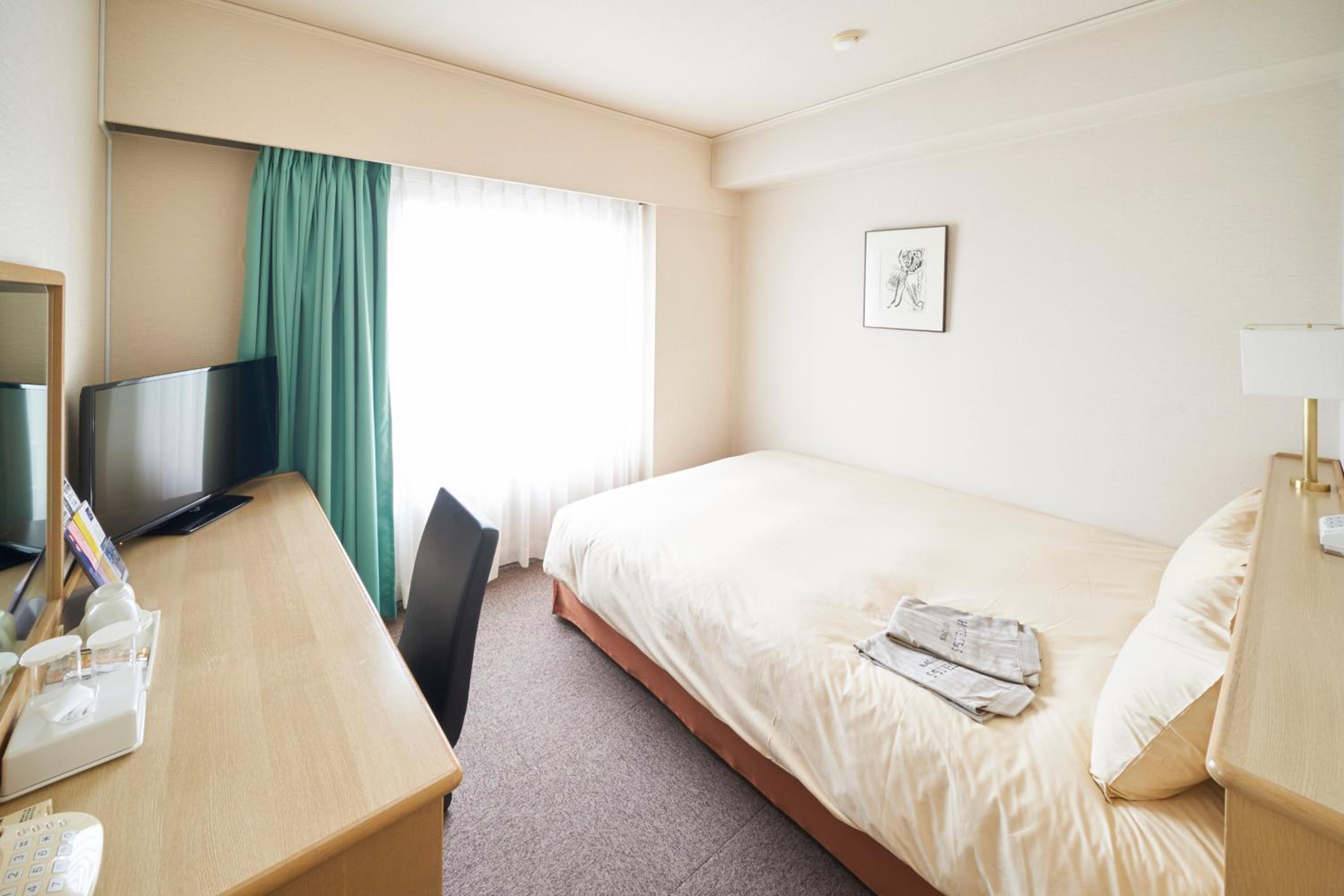 Double Room - Smoking photo 2