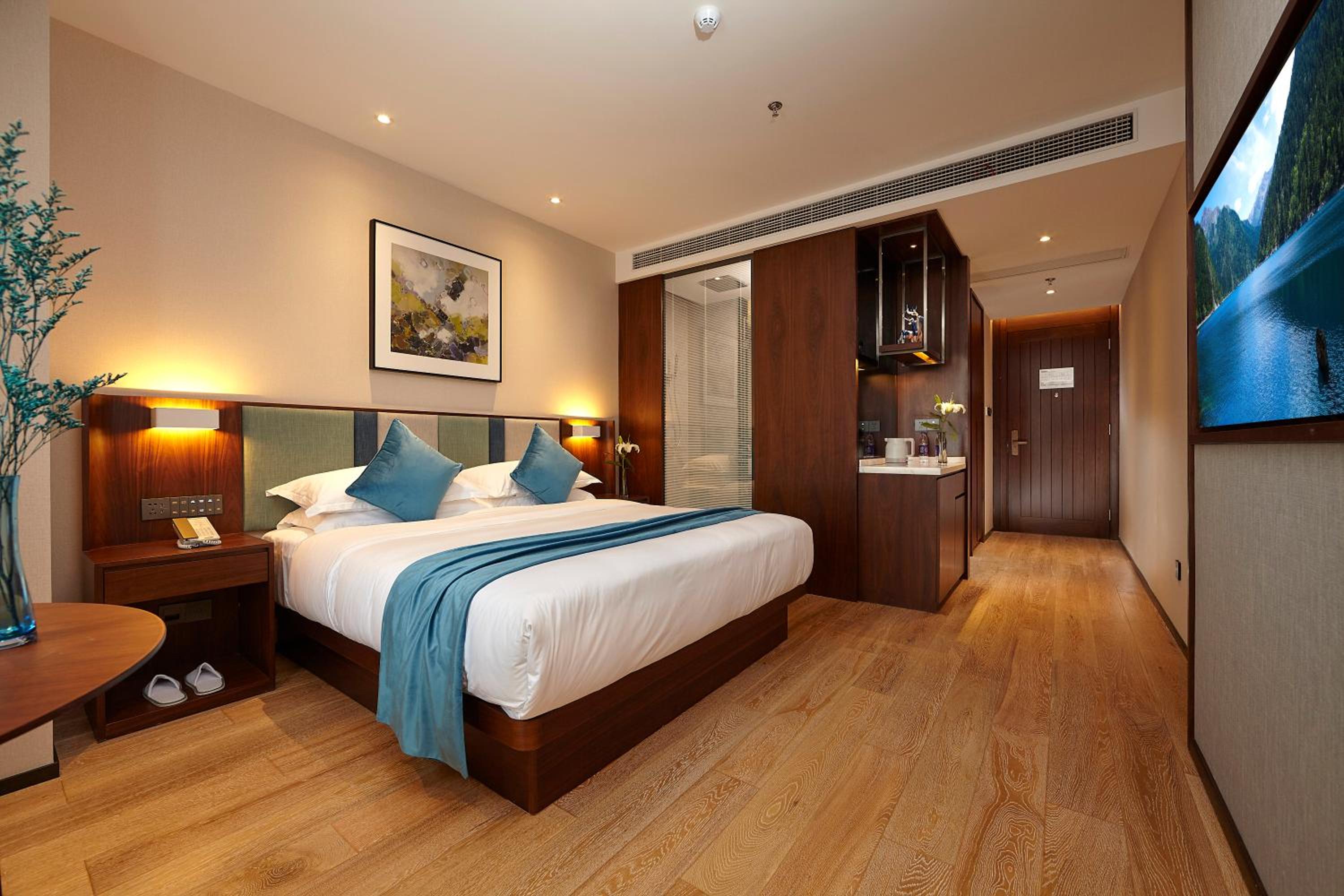 Deluxe King Room