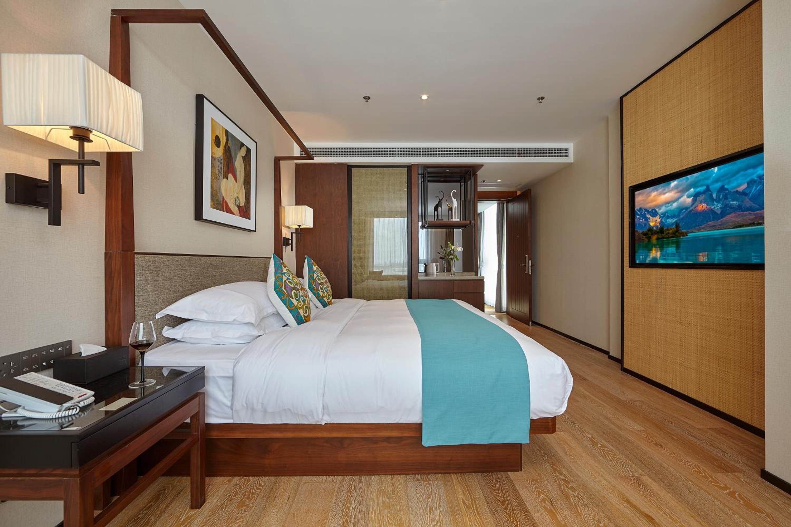 Executive Queen Room 