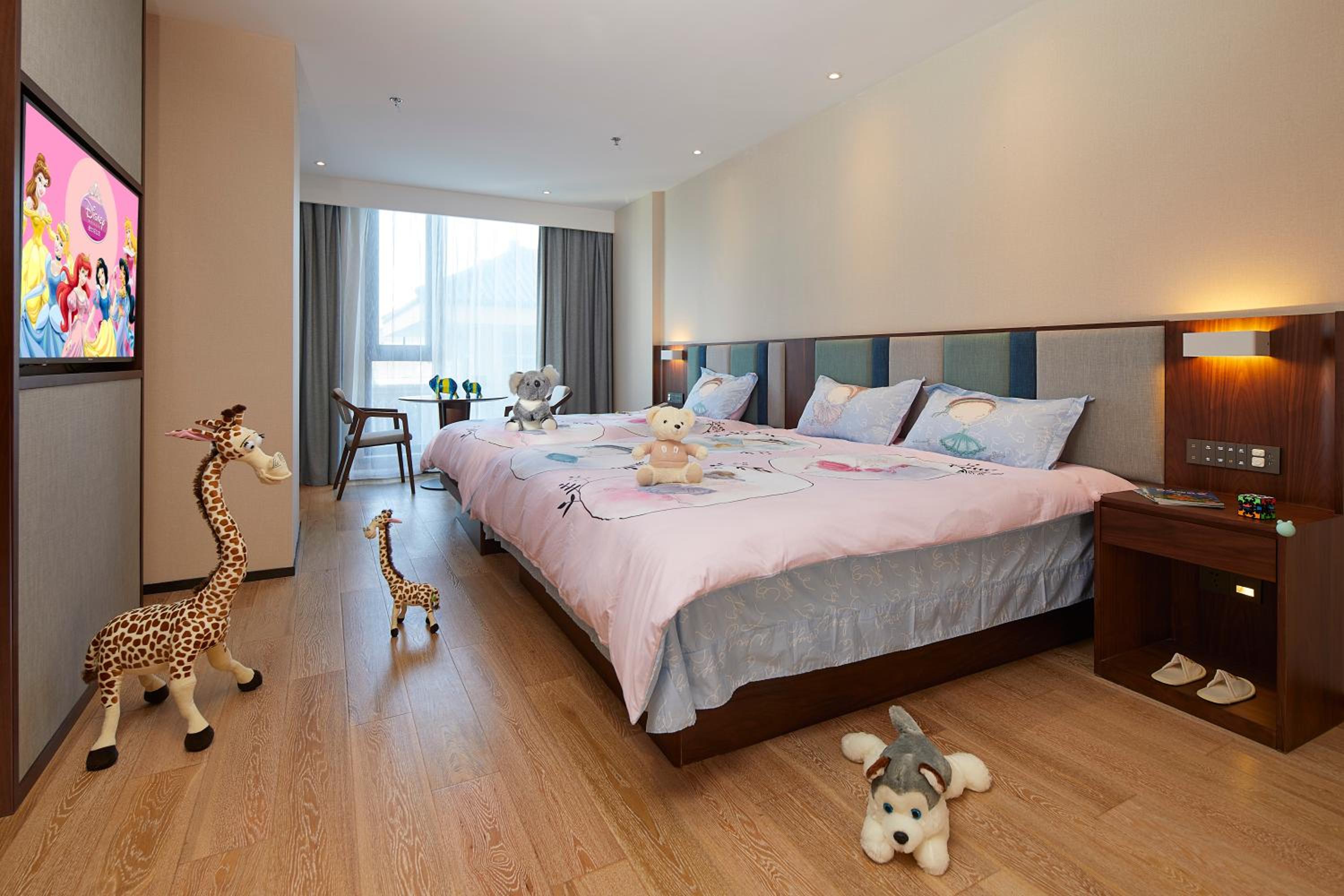 Deluxe Family Room
